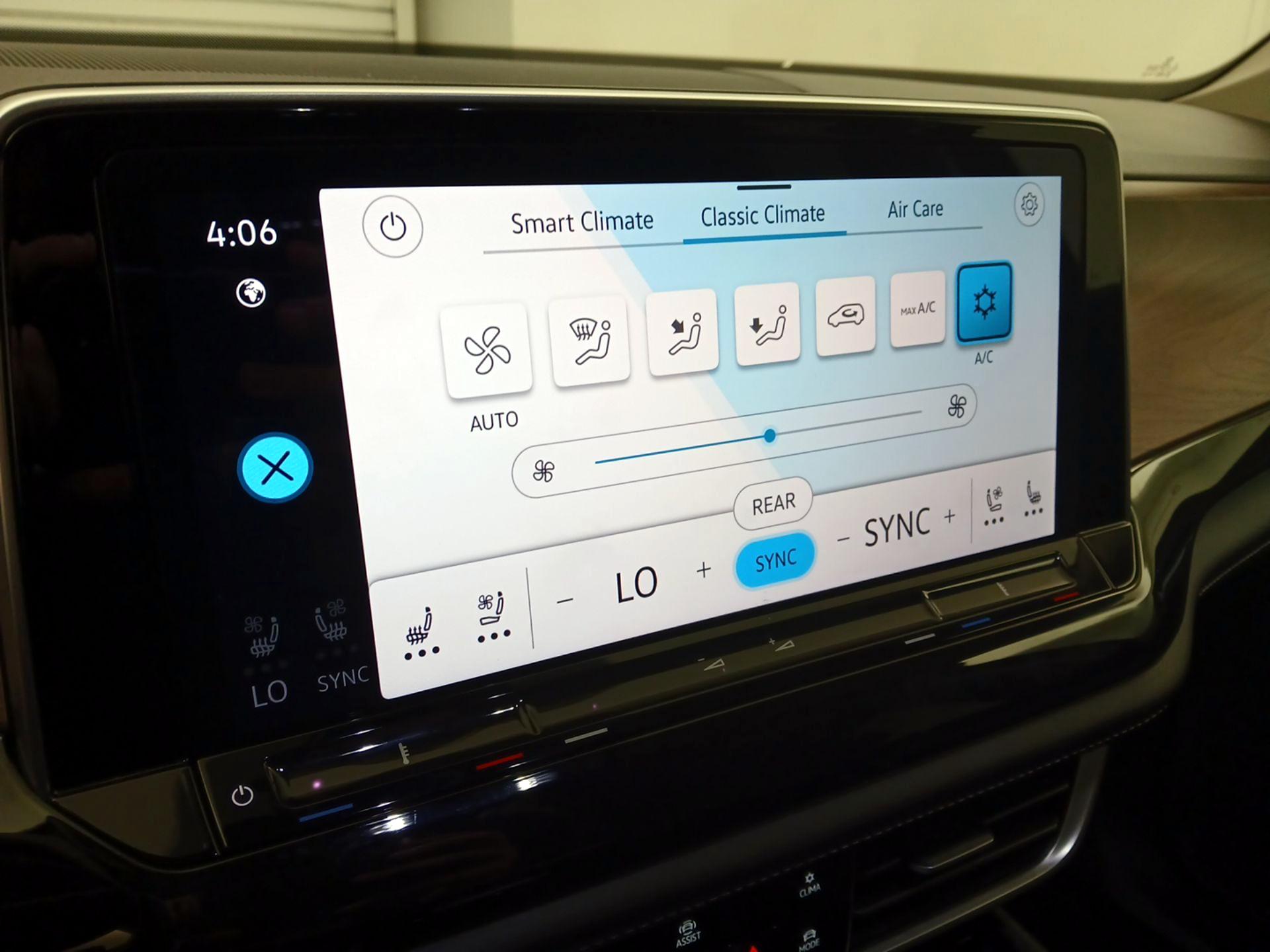 Thumbnail: 2025 Volkswagen Atlas - 16