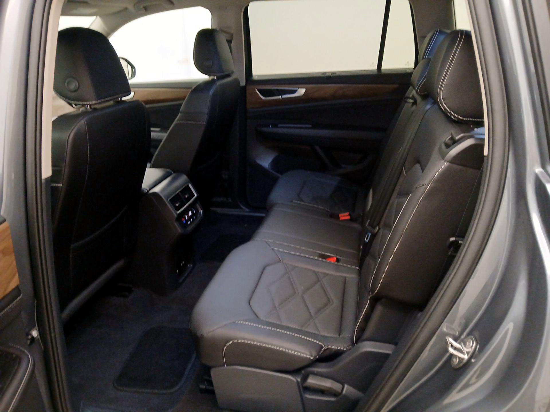 Thumbnail: 2025 Volkswagen Atlas - 19