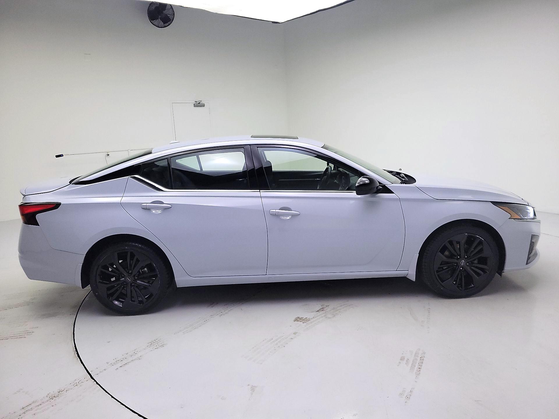 Thumbnail: 2023 Nissan Altima - 4