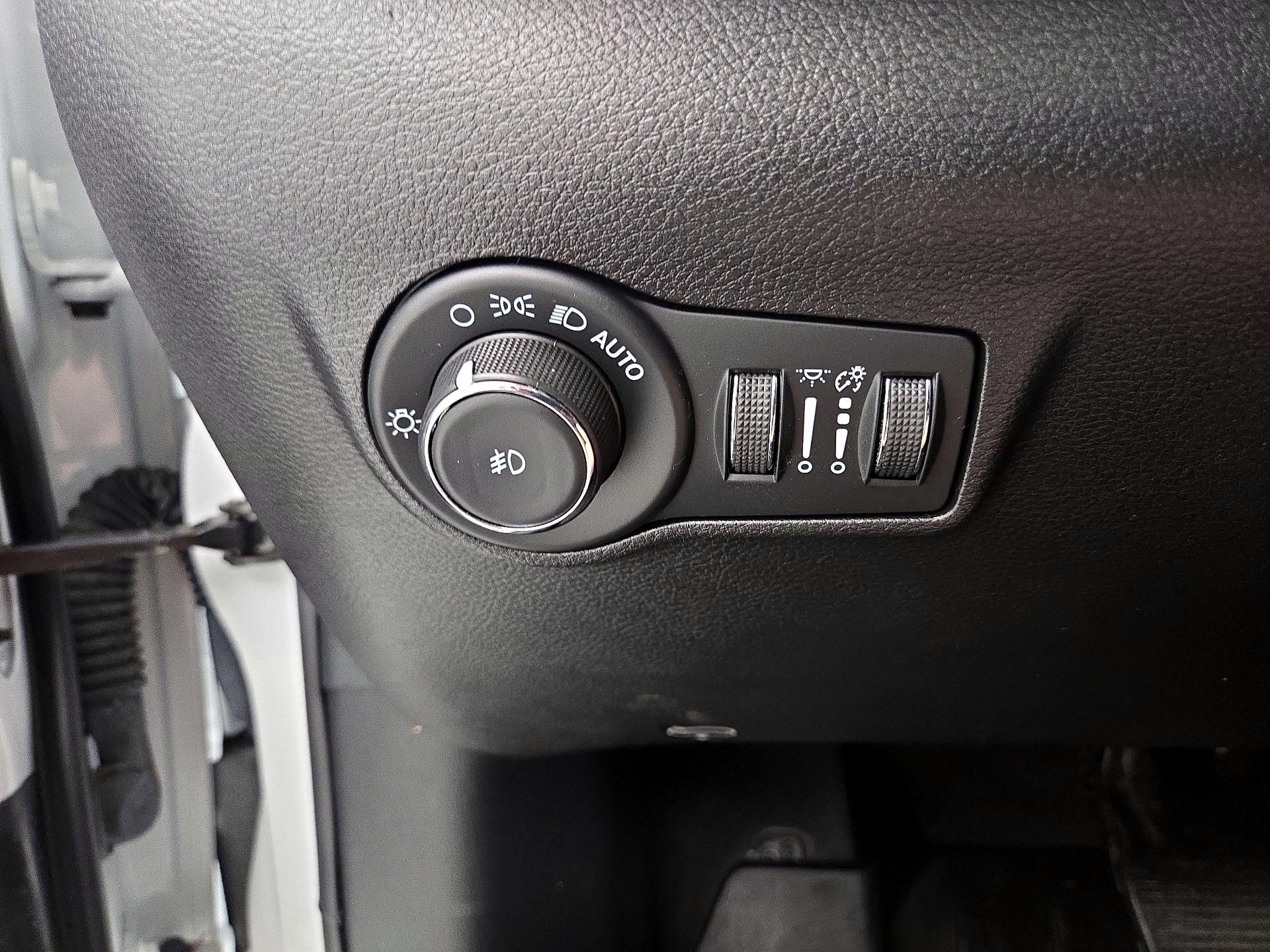 Thumbnail: 2022 Jeep Compass - 13