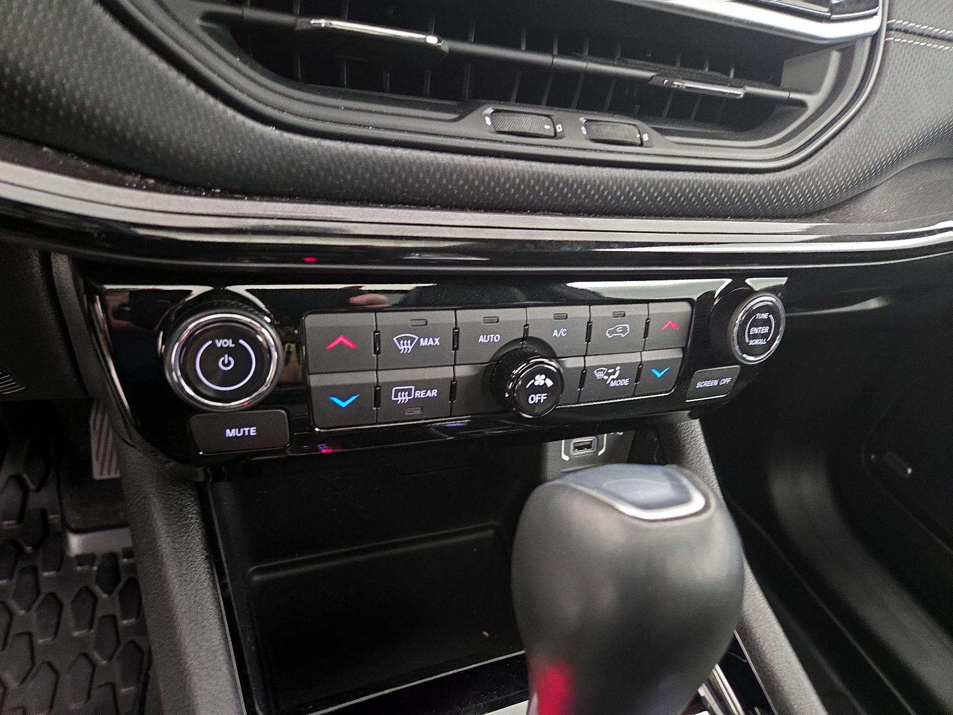 Thumbnail: 2022 Jeep Compass - 16