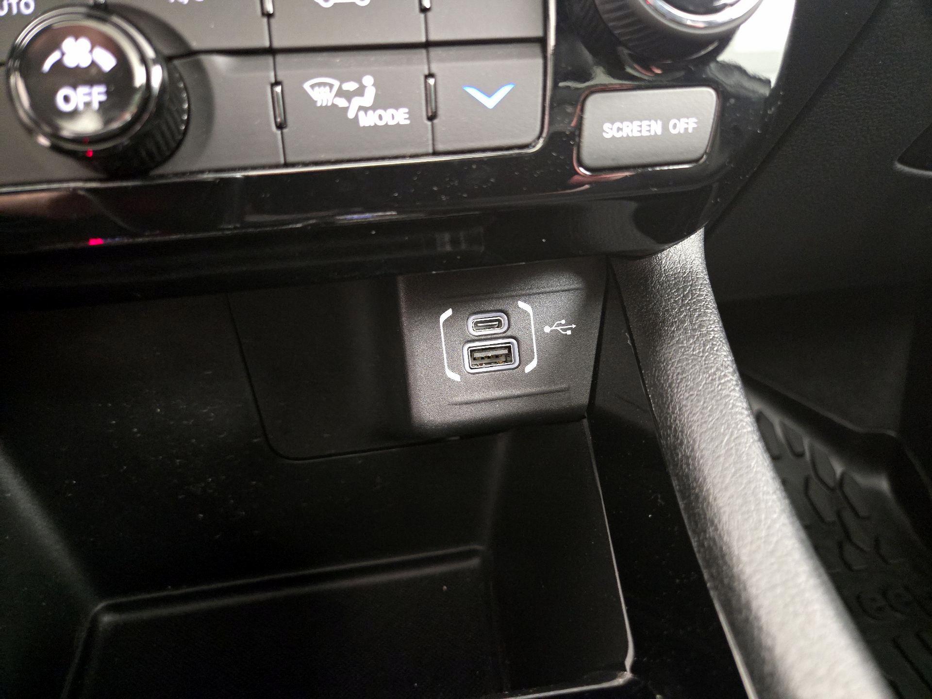 Thumbnail: 2022 Jeep Compass - 18