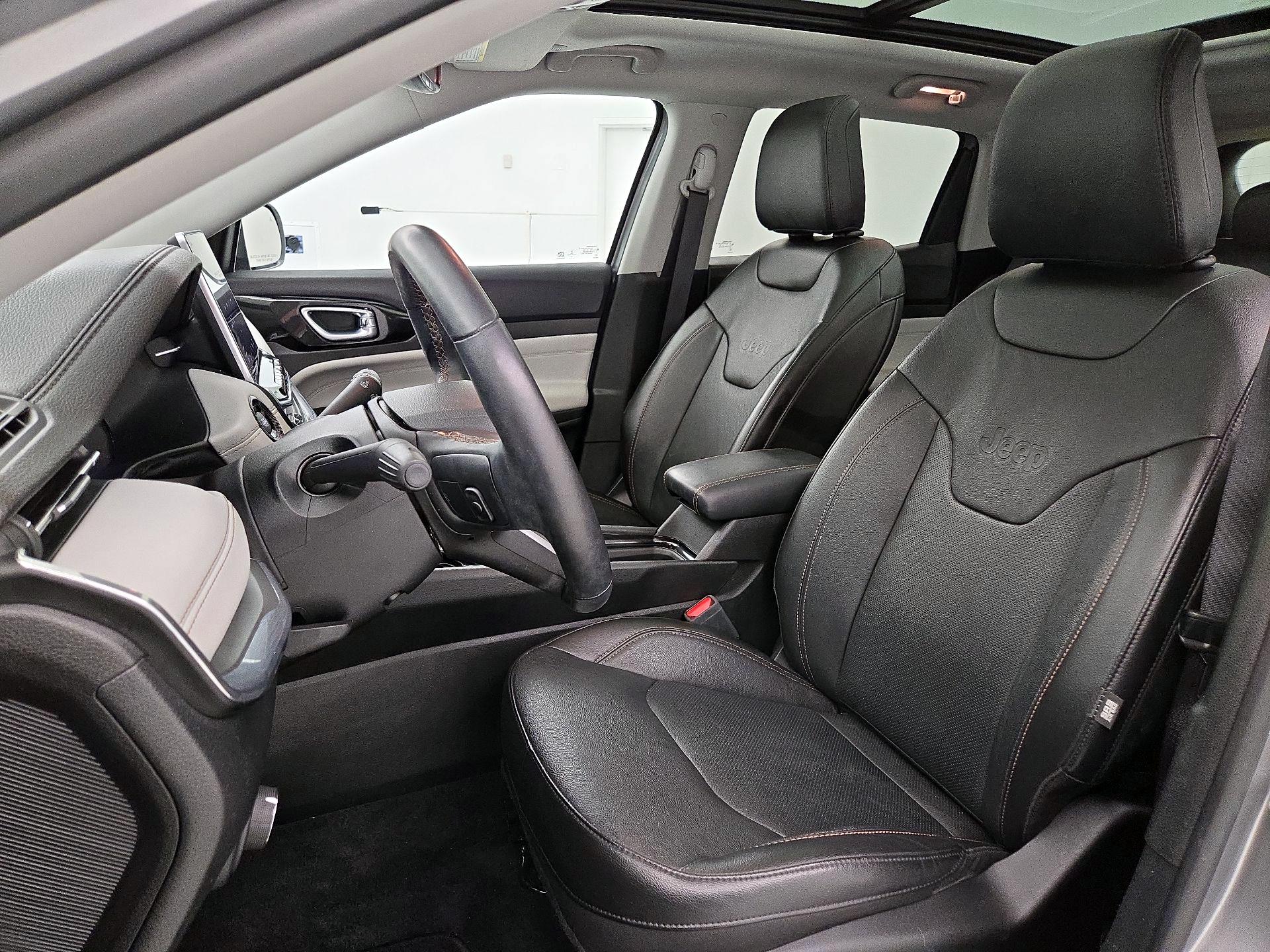 Thumbnail: 2022 Jeep Compass - 11