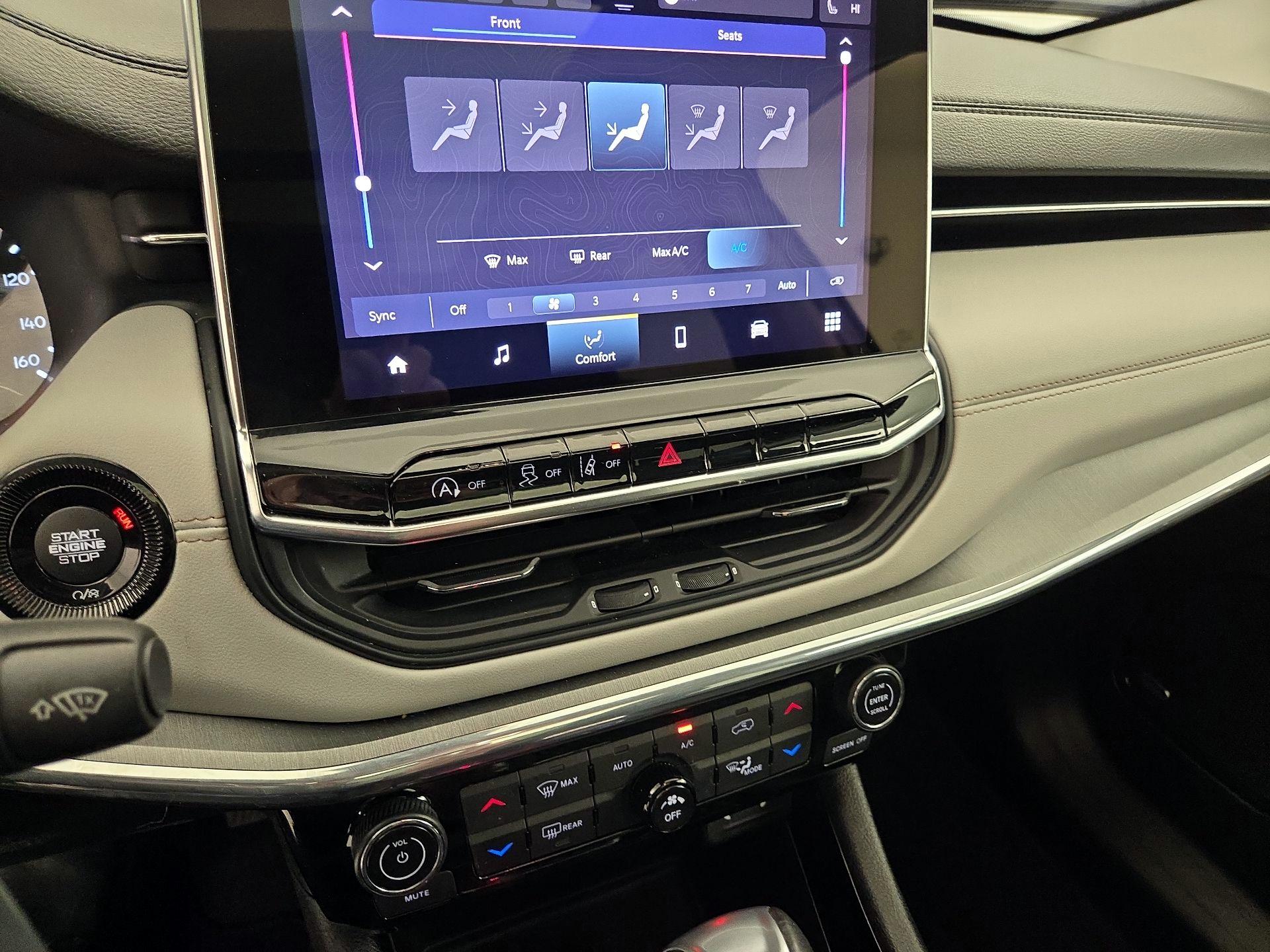 Thumbnail: 2022 Jeep Compass - 16