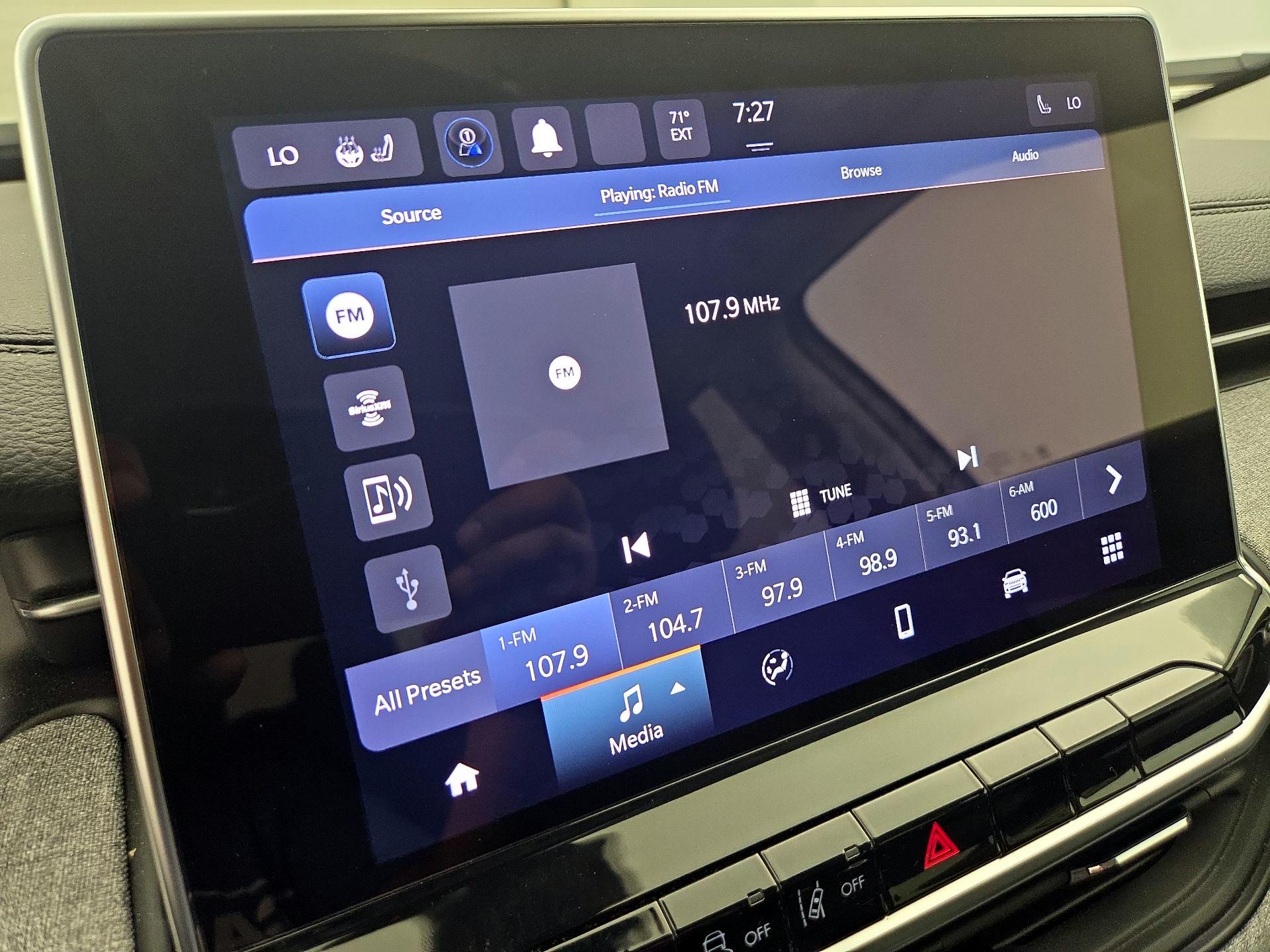 Thumbnail: 2022 Jeep Compass - 15