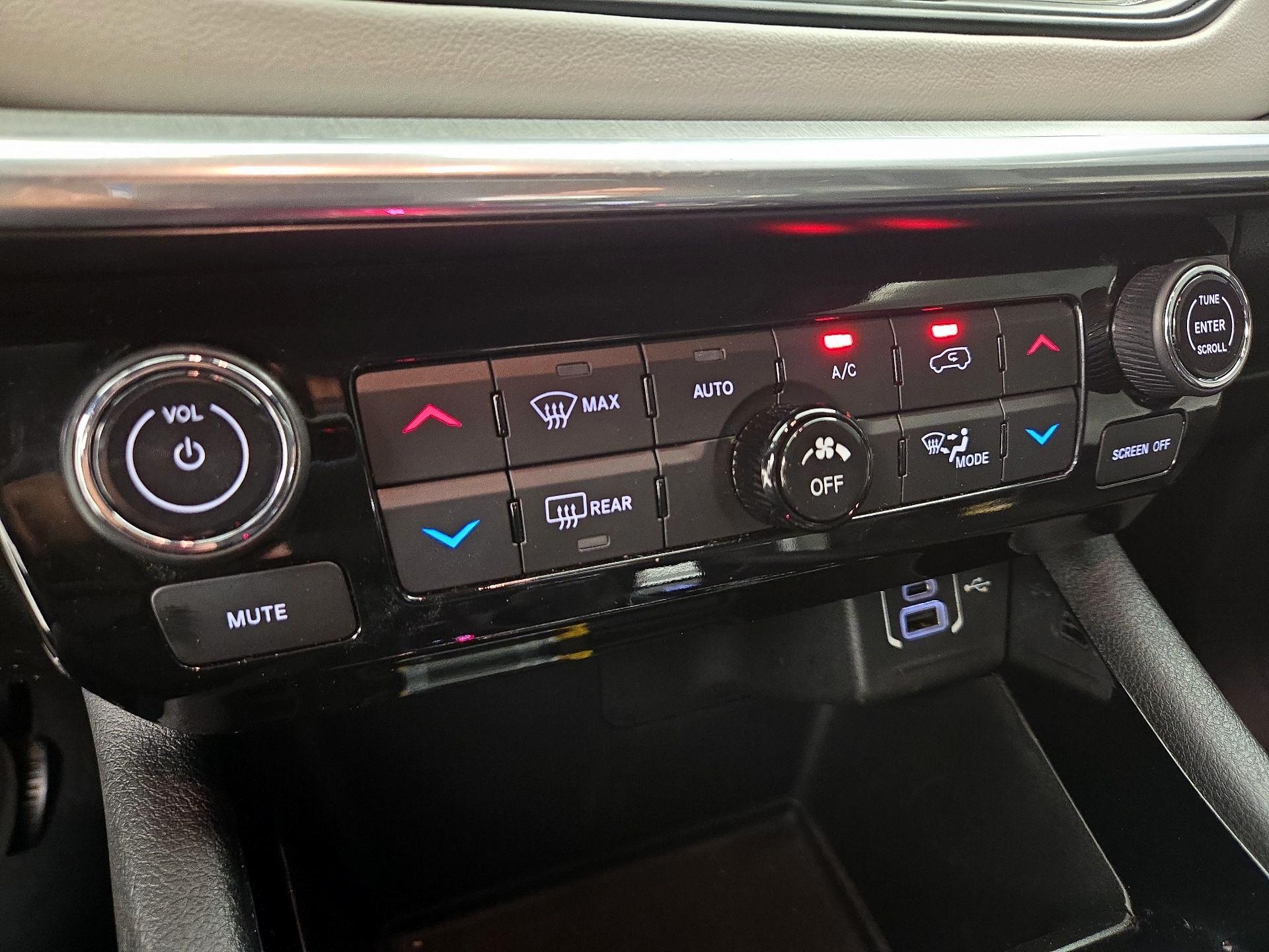 Thumbnail: 2023 Jeep Compass - 16