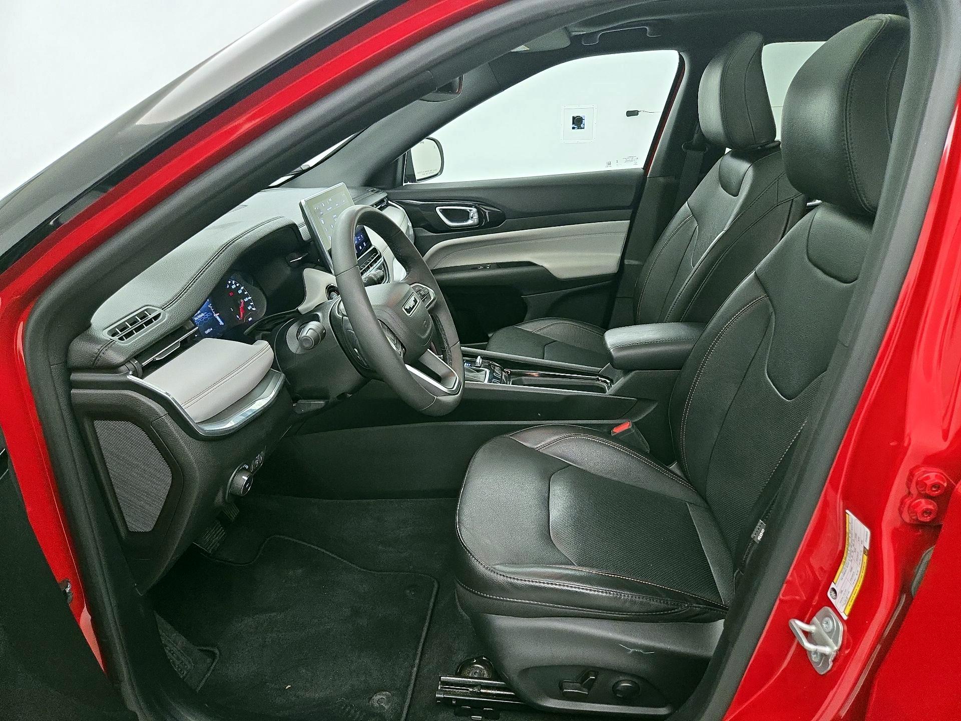 Thumbnail: 2023 Jeep Compass - 11