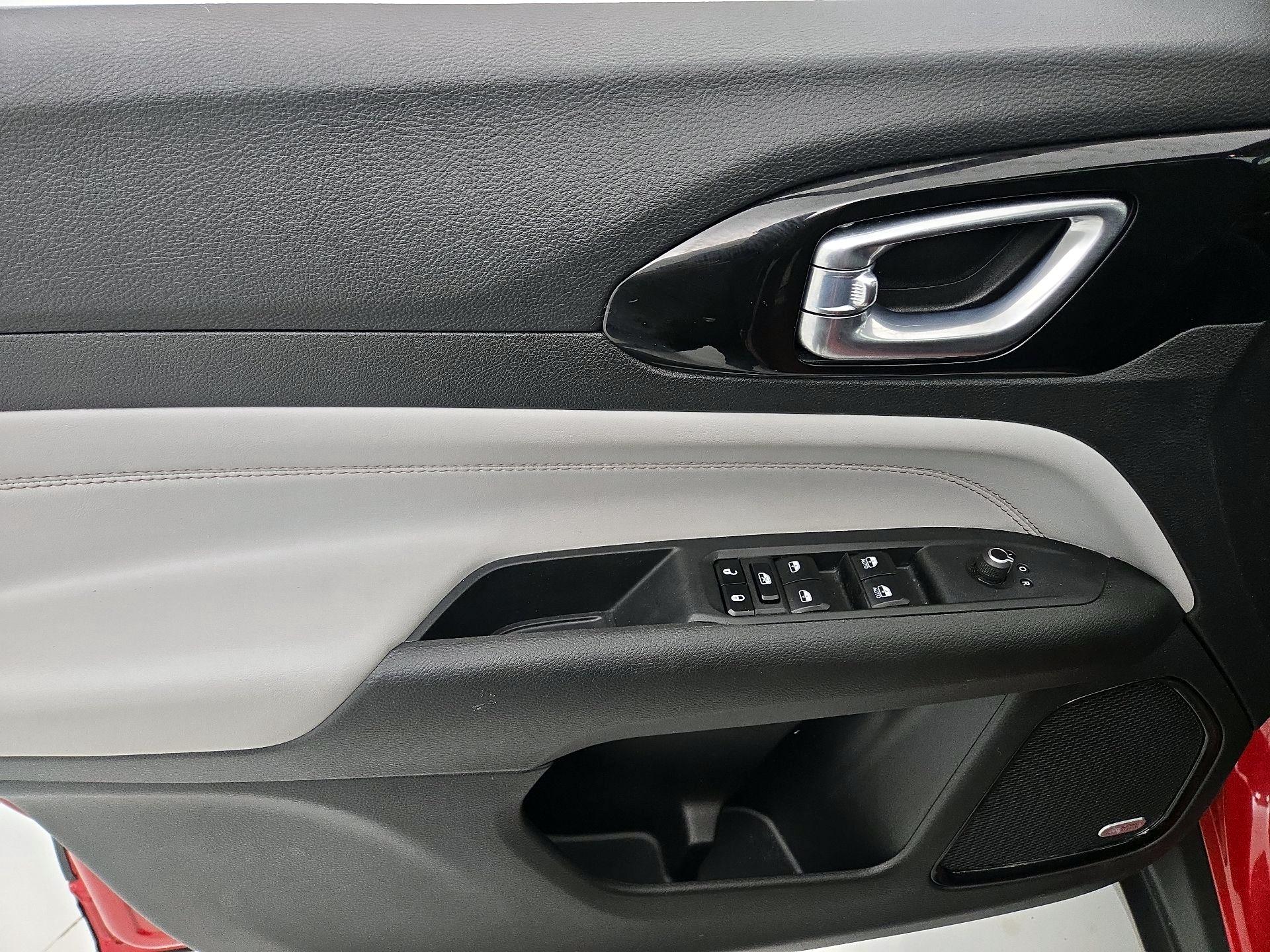 Thumbnail: 2023 Jeep Compass - 12