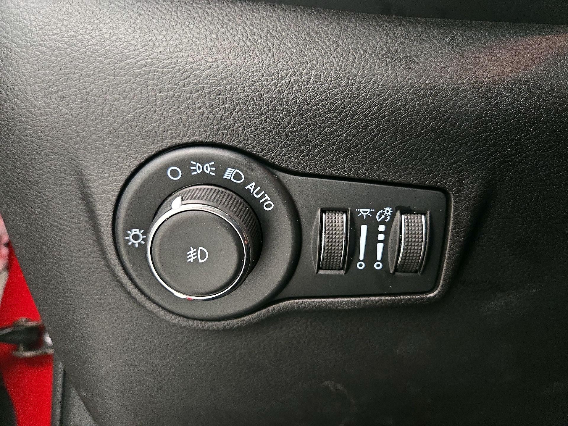 Thumbnail: 2023 Jeep Compass - 13