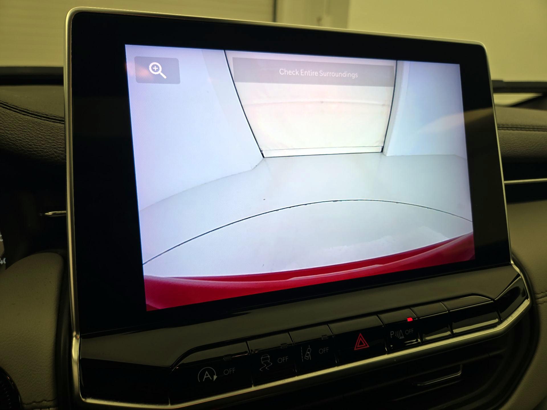 Thumbnail: 2023 Jeep Compass - 14