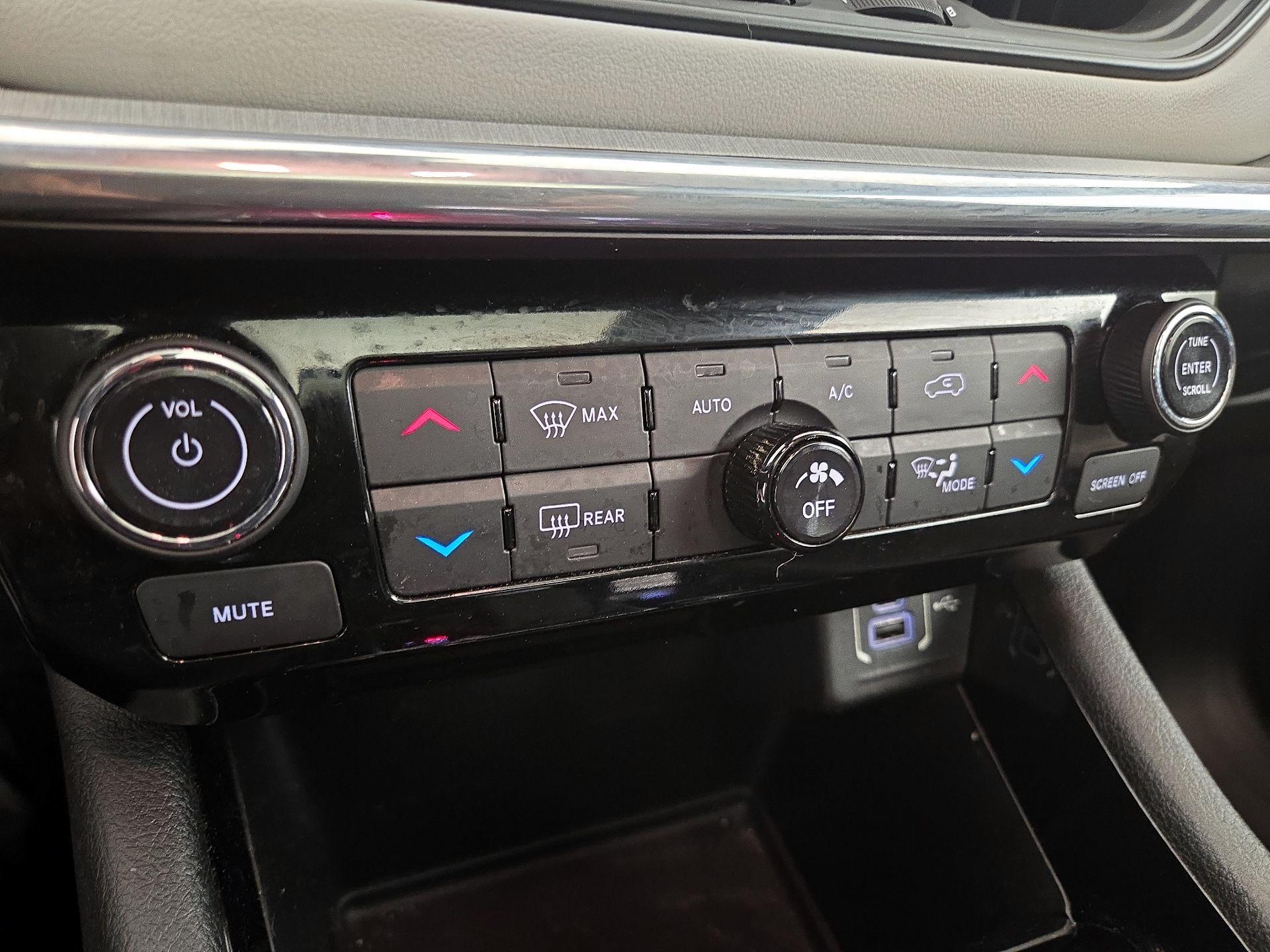 Thumbnail: 2023 Jeep Compass - 16