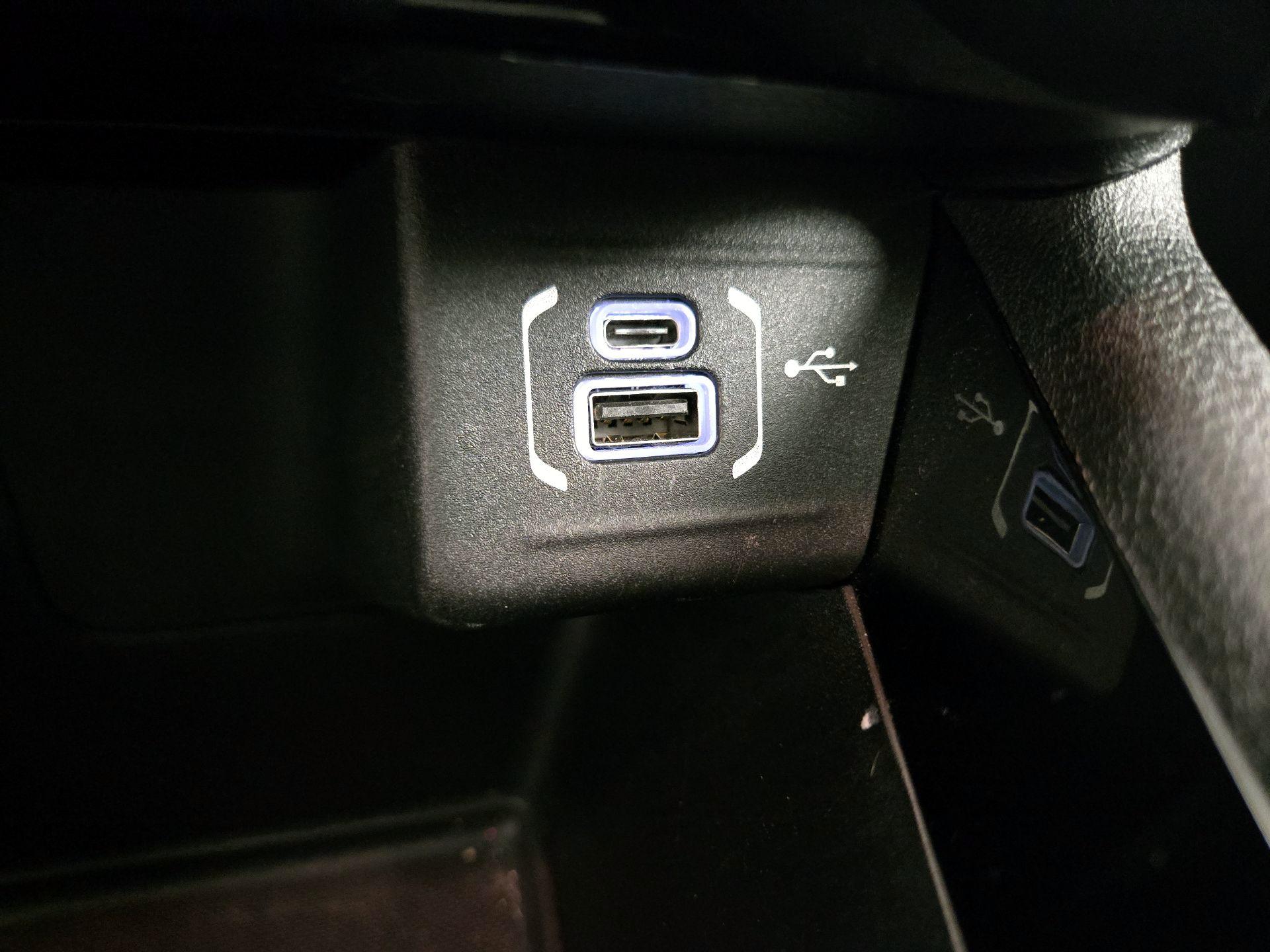 Thumbnail: 2023 Jeep Compass - 18