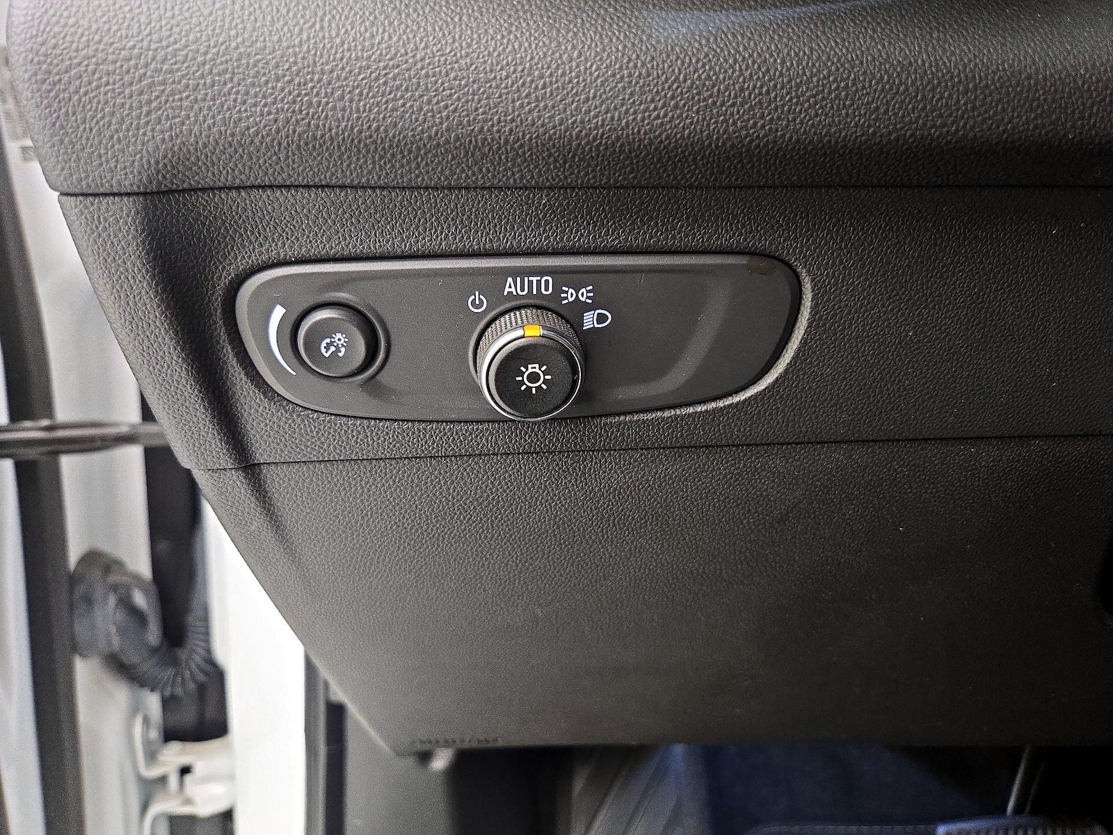 2023 Buick Envision Essence - Photo 8