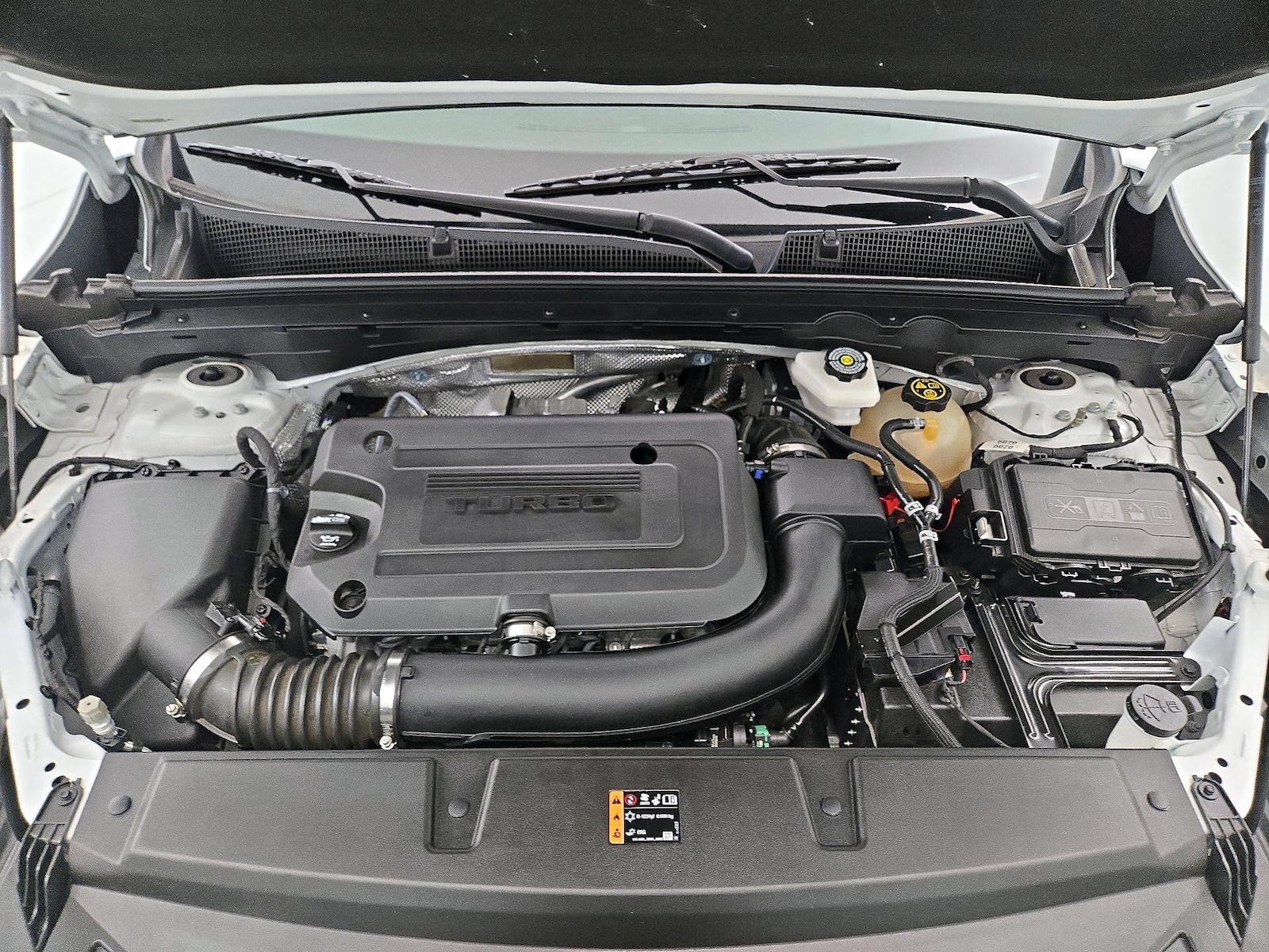2023 Buick Envision Essence - Photo 17