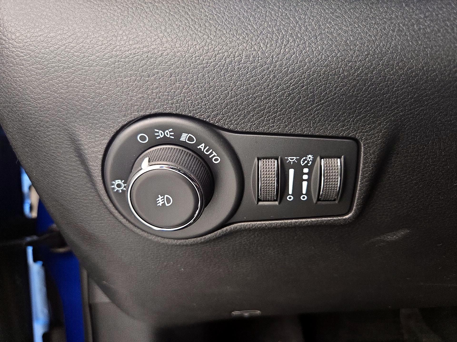 Thumbnail: 2023 Jeep Compass - 13