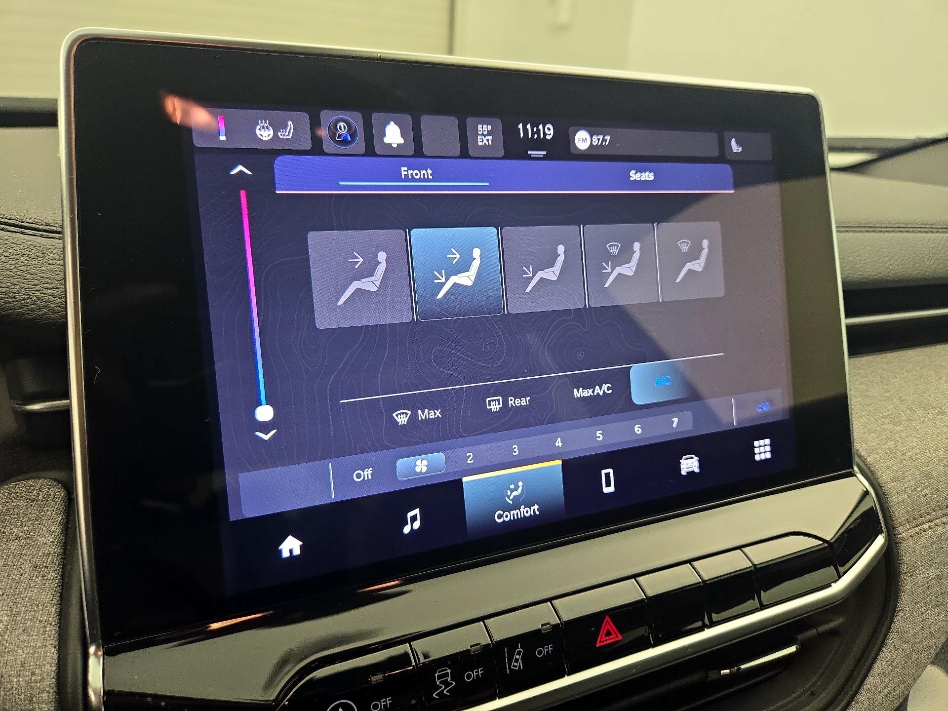 Thumbnail: 2023 Jeep Compass - 16