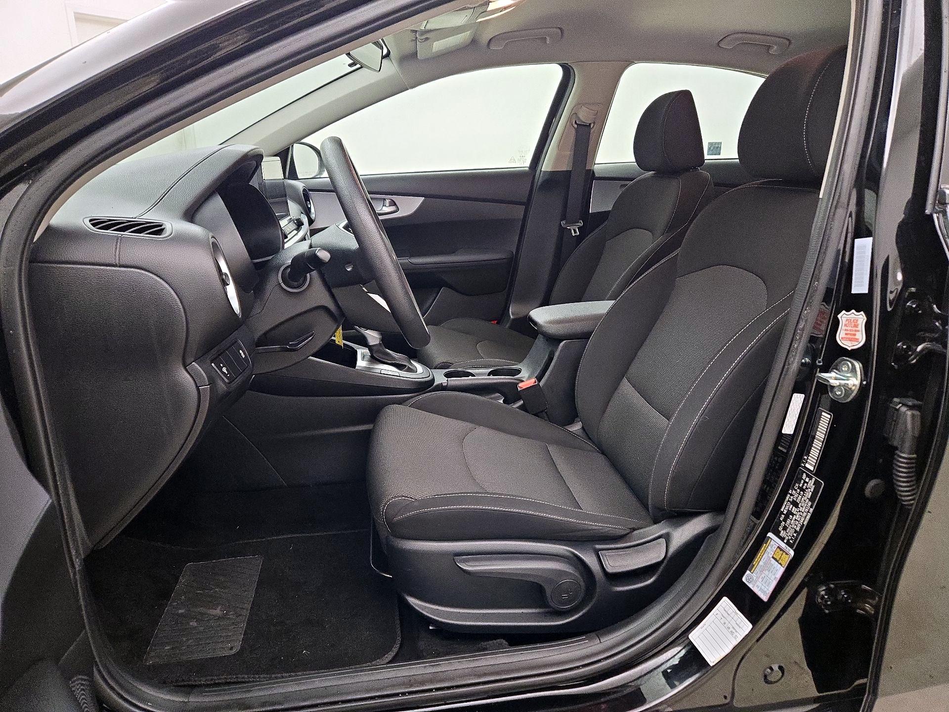 Thumbnail: 2024 Kia Forte - 9