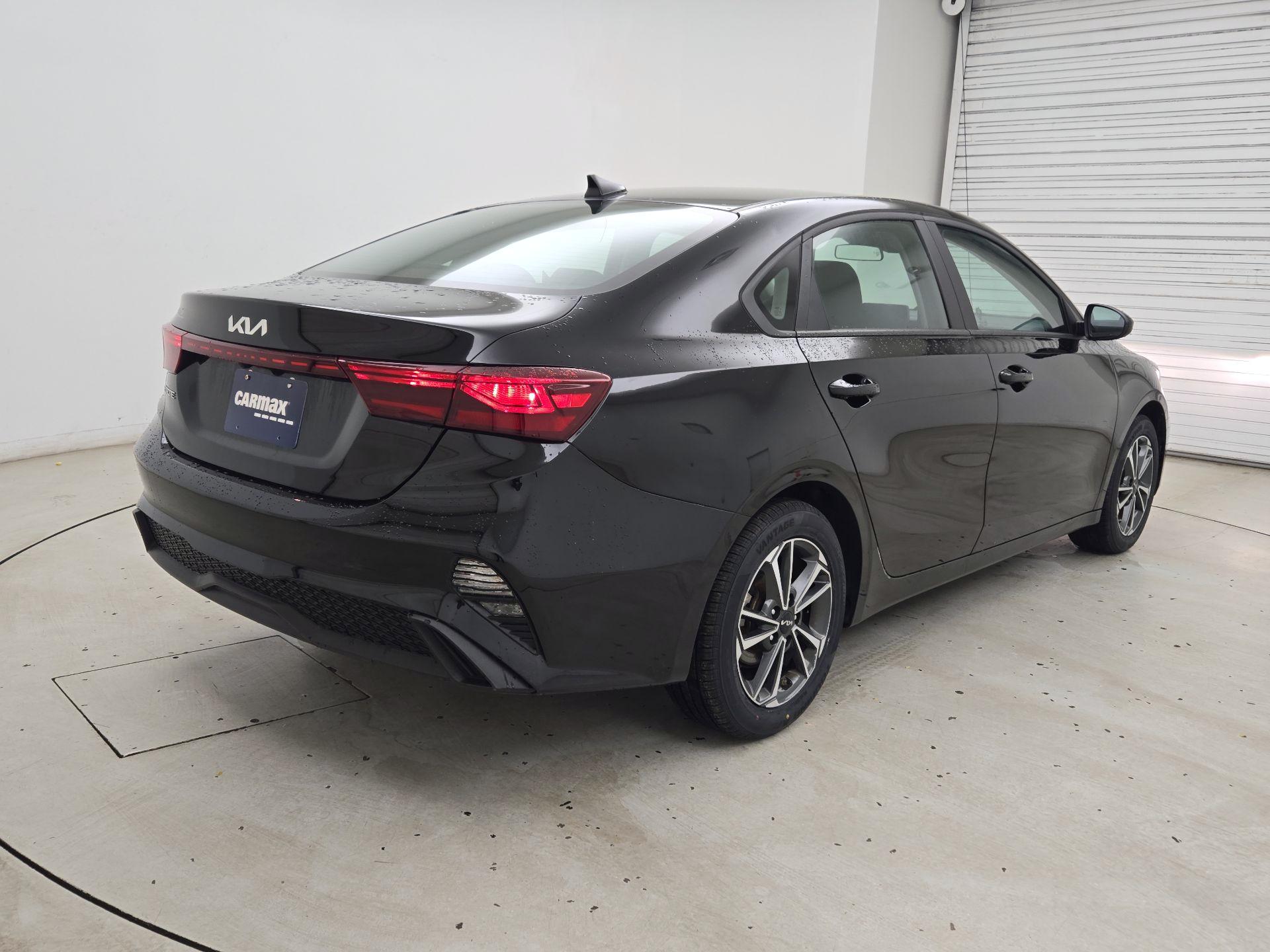 Thumbnail: 2024 Kia Forte - 5