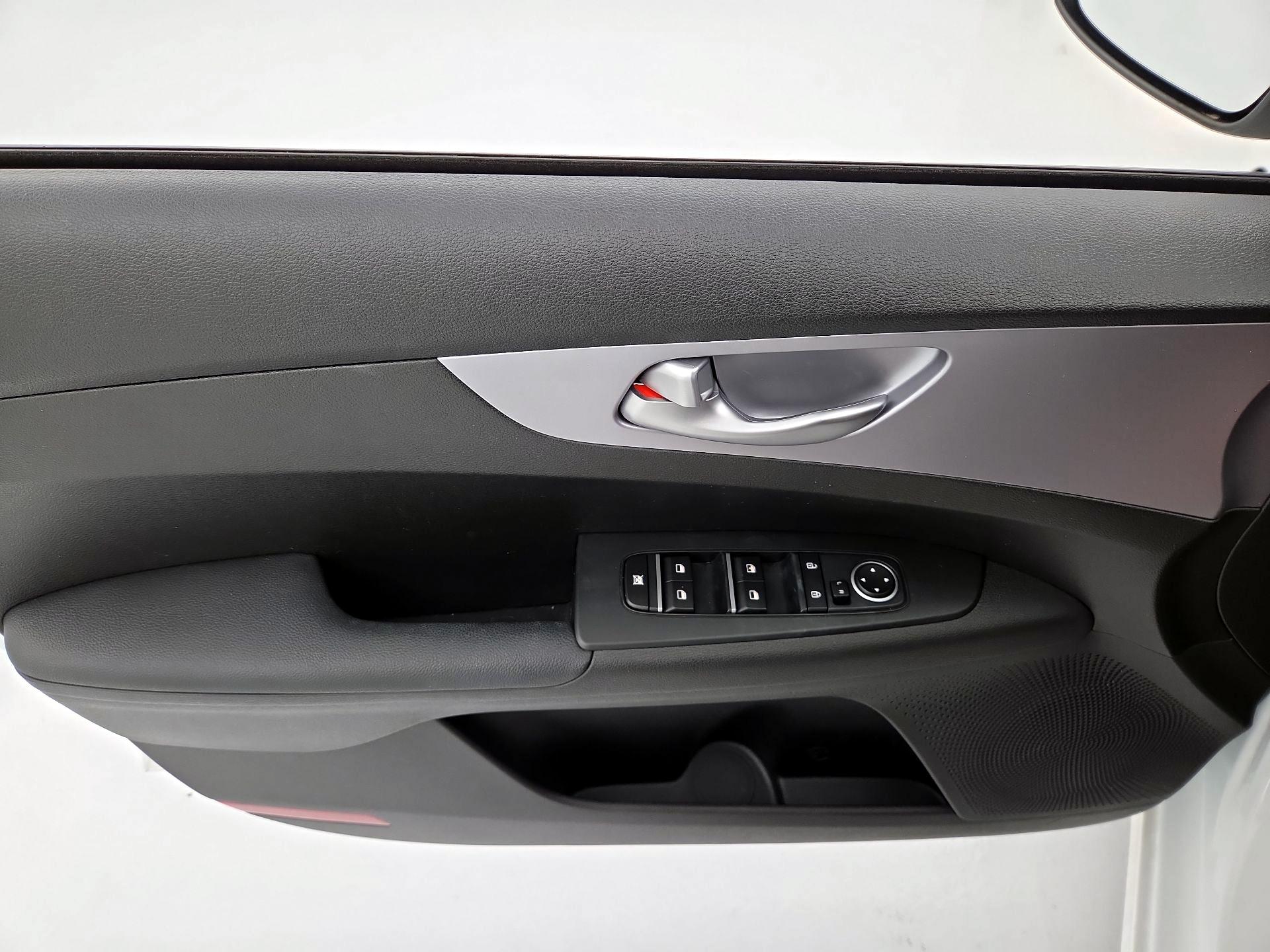 Thumbnail: 2023 Kia Forte - 12