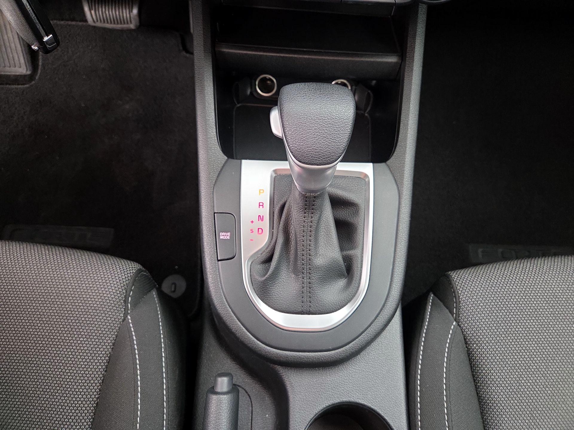 Thumbnail: 2023 Kia Forte - 17