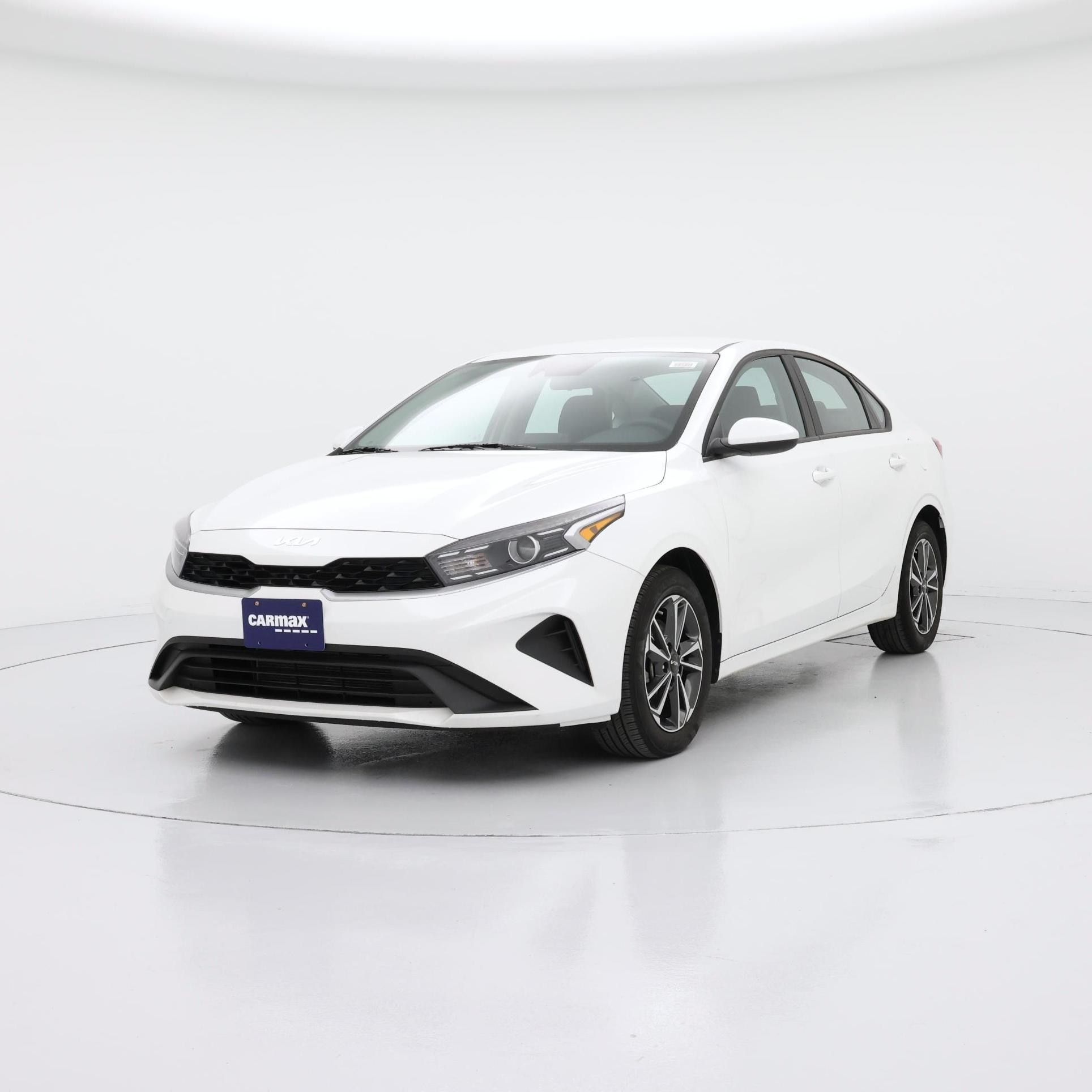 Thumbnail: 2023 Kia Forte - 4