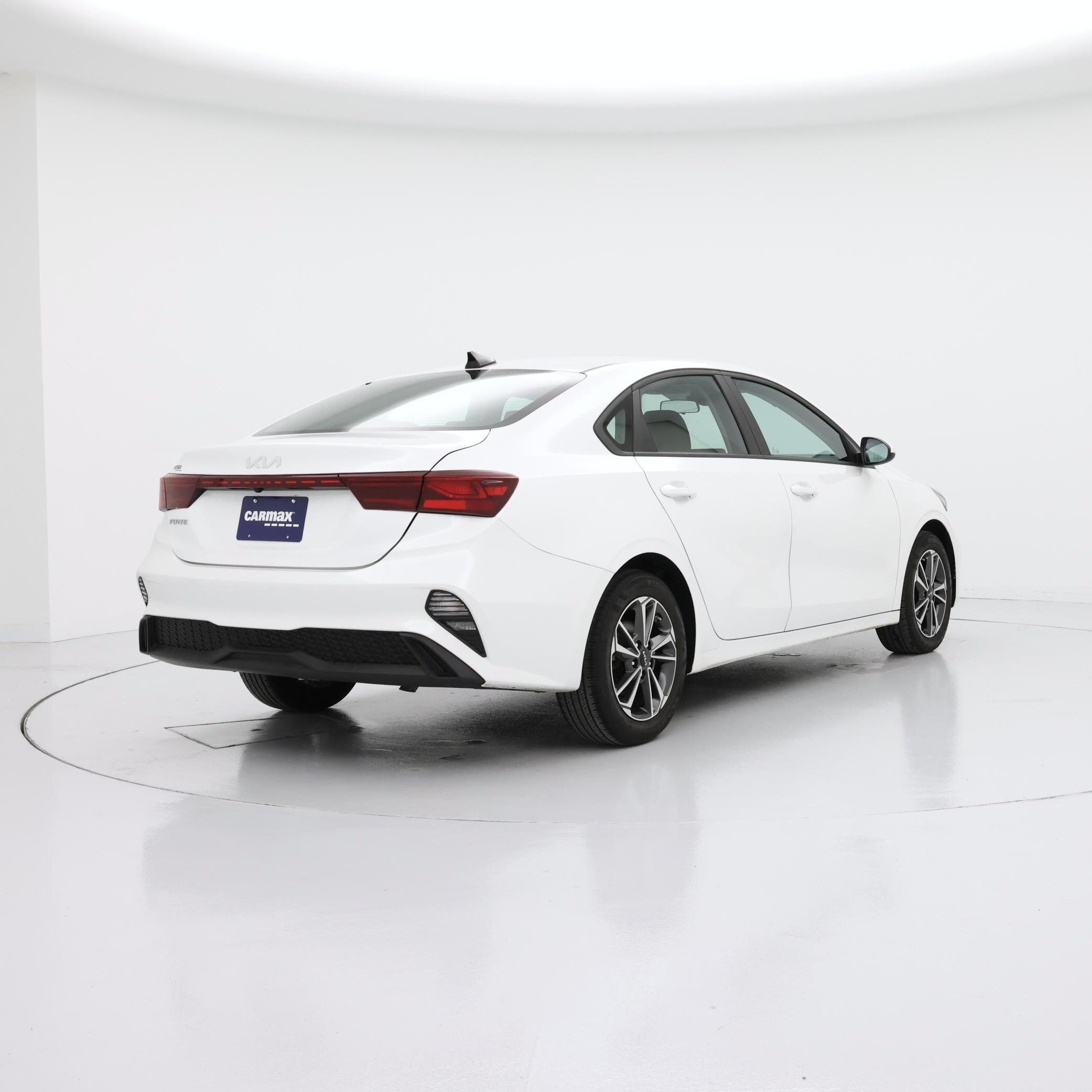 Thumbnail: 2023 Kia Forte - 8