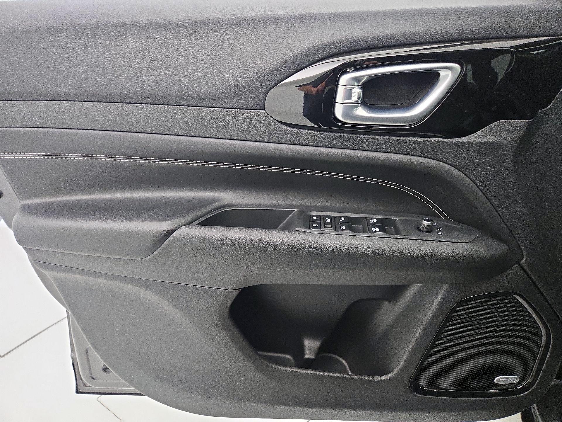 Thumbnail: 2023 Jeep Compass - 12