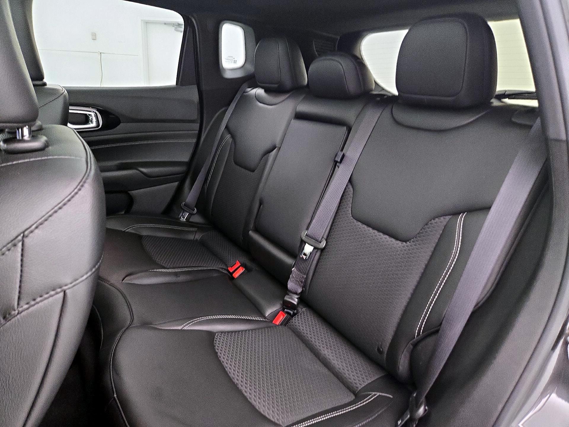 Thumbnail: 2023 Jeep Compass - 20