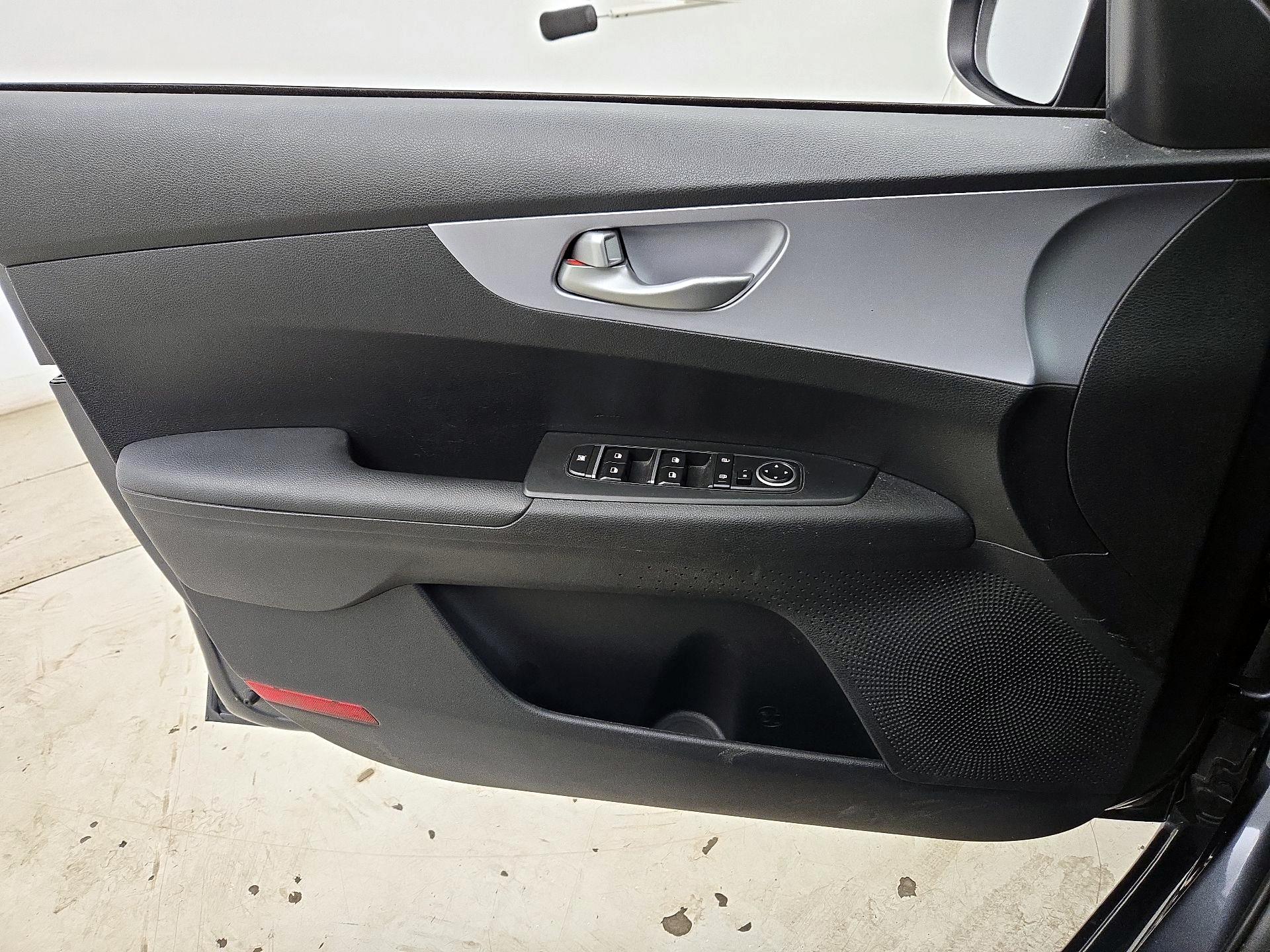 Thumbnail: 2024 Kia Forte - 12