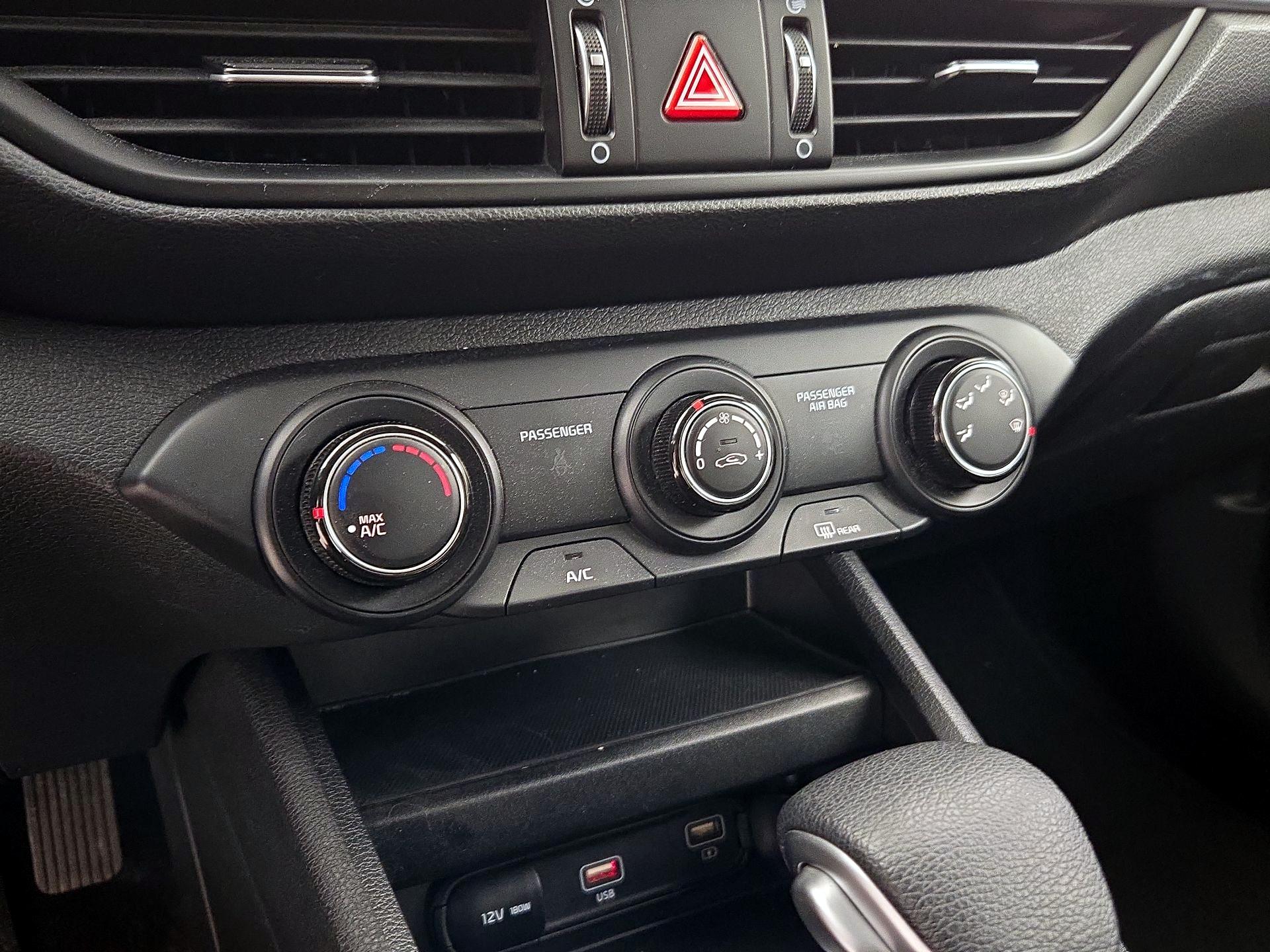 Thumbnail: 2024 Kia Forte - 16