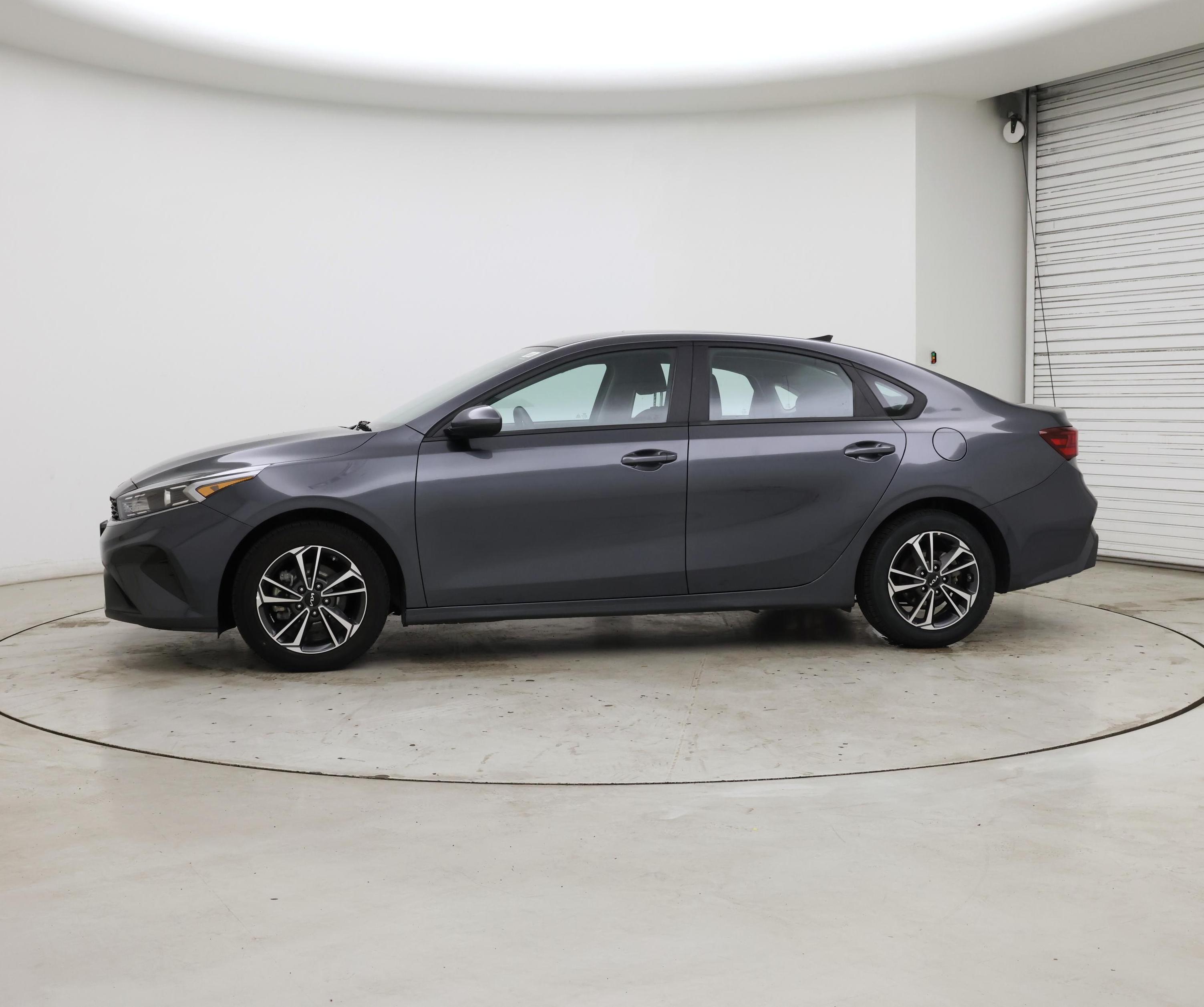 Thumbnail: 2024 Kia Forte - 3