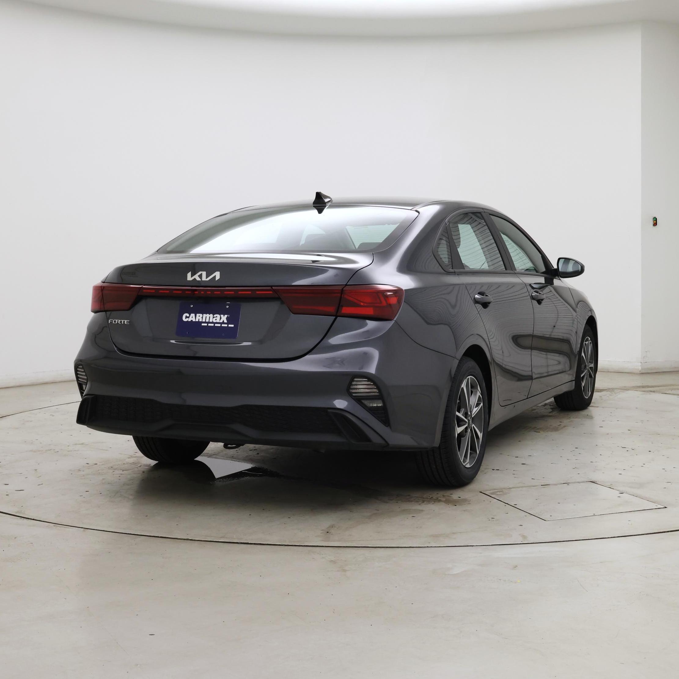 Thumbnail: 2024 Kia Forte - 8