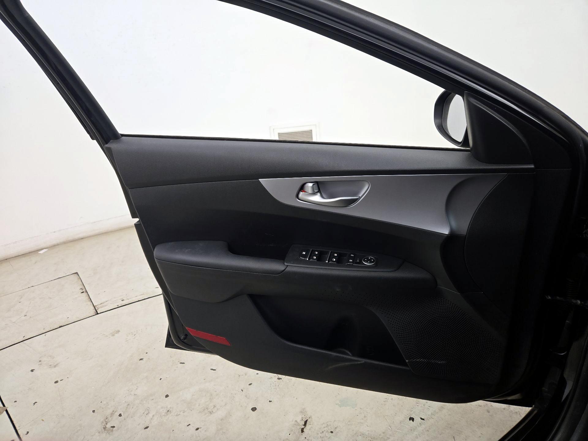 Thumbnail: 2024 Kia Forte - 12