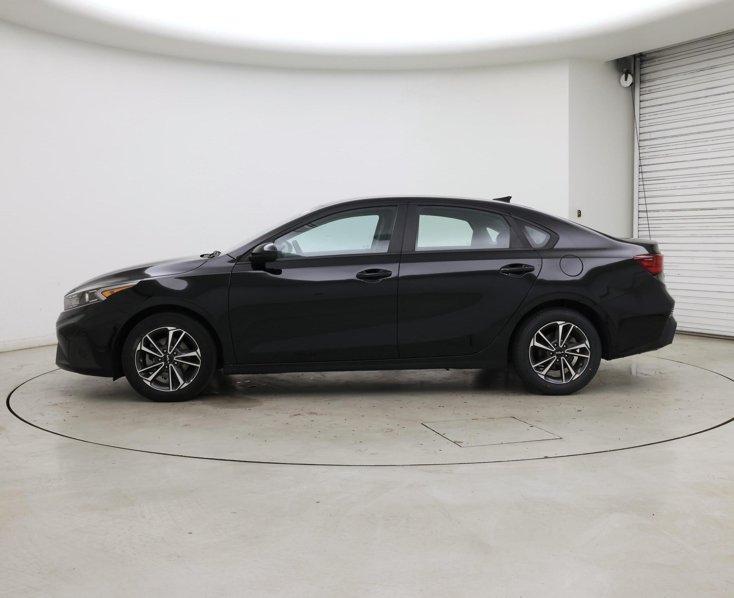 Thumbnail: 2024 Kia Forte - 3