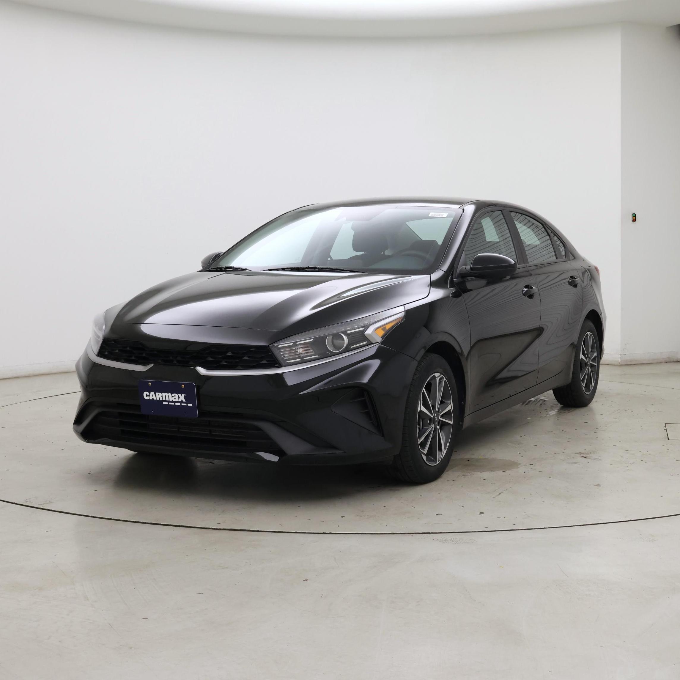 Thumbnail: 2024 Kia Forte - 4