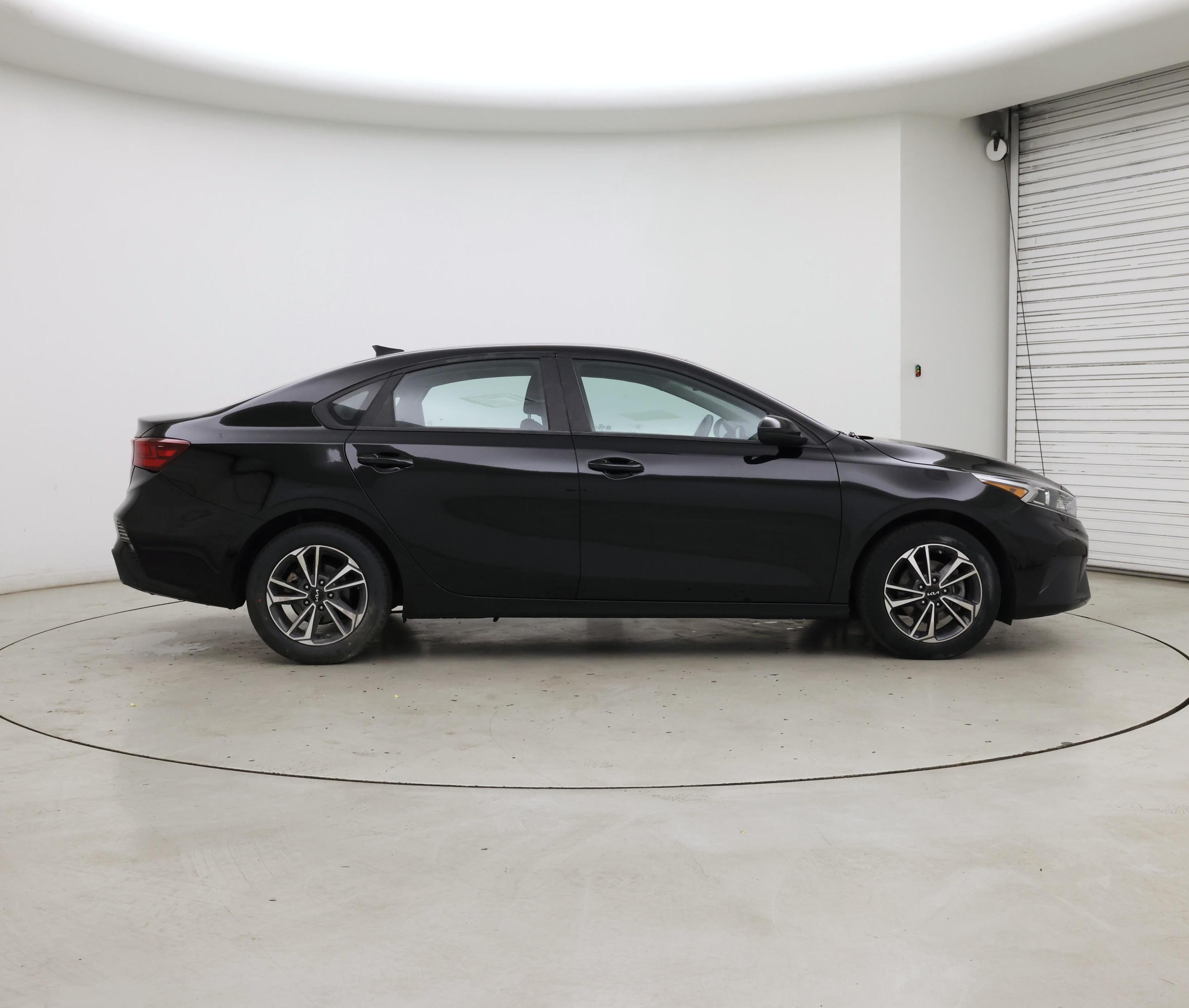 Thumbnail: 2024 Kia Forte - 7