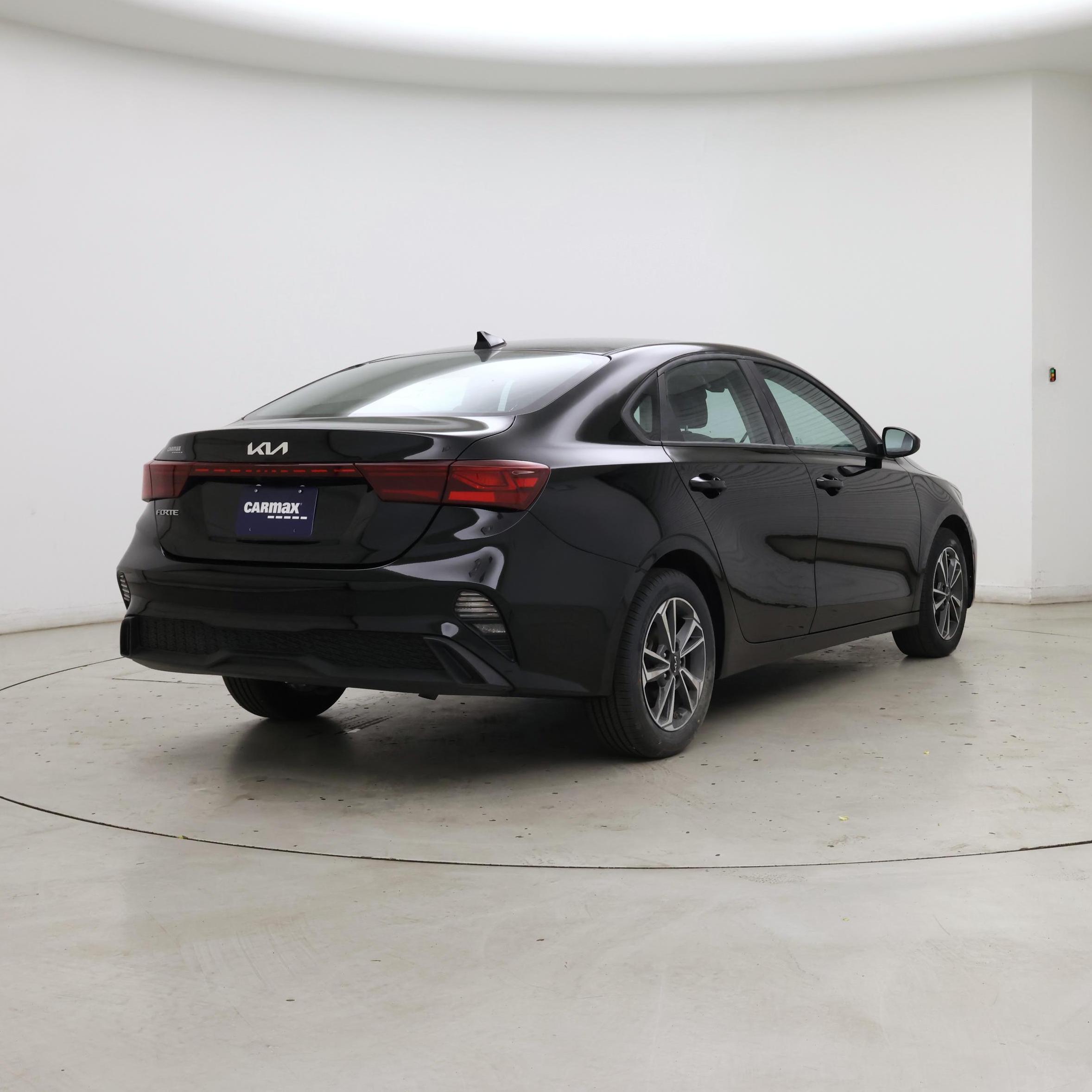 Thumbnail: 2024 Kia Forte - 8