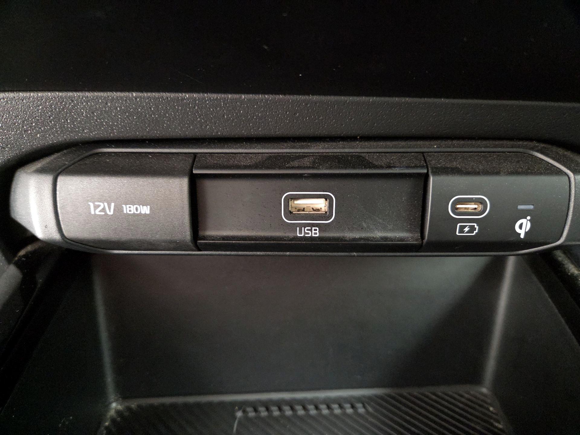 Thumbnail: 2023 Kia Niro - 19
