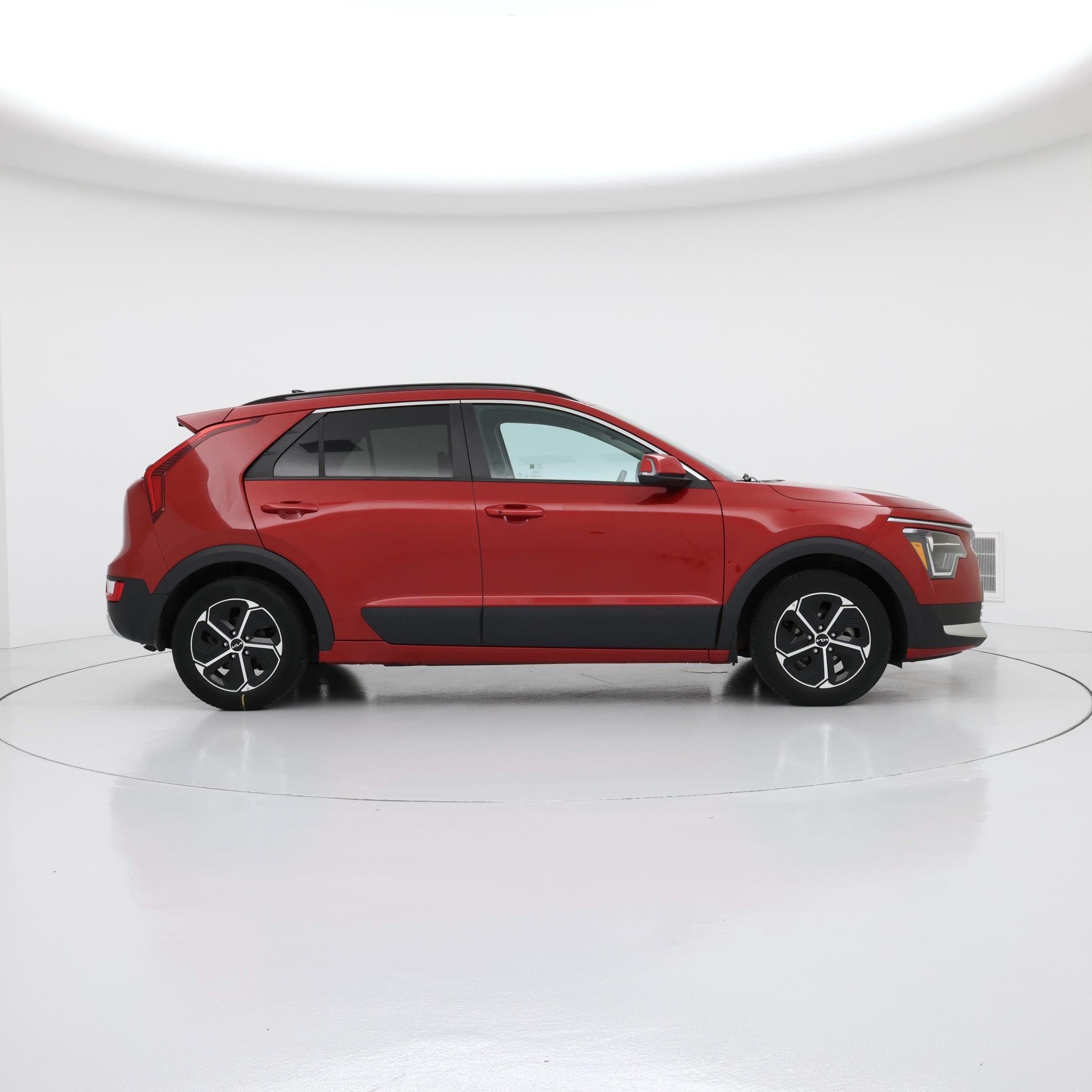 Thumbnail: 2023 Kia Niro - 7