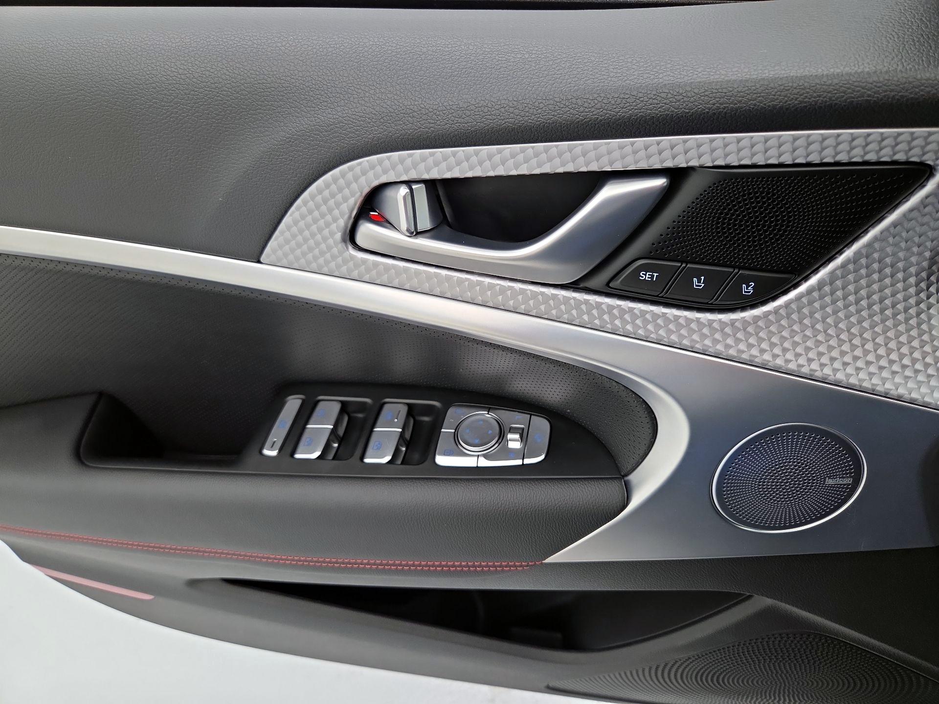Thumbnail: 2023 Genesis G70 - 12
