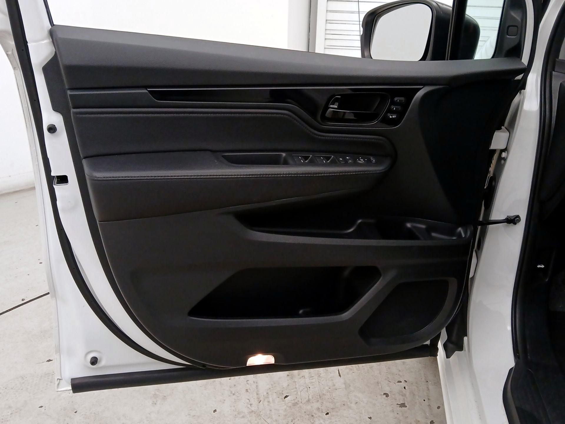 Thumbnail: 2023 Honda Odyssey - 12