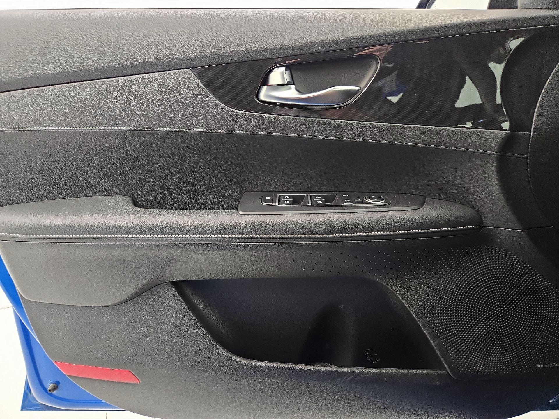 Thumbnail: 2023 Kia Forte - 12