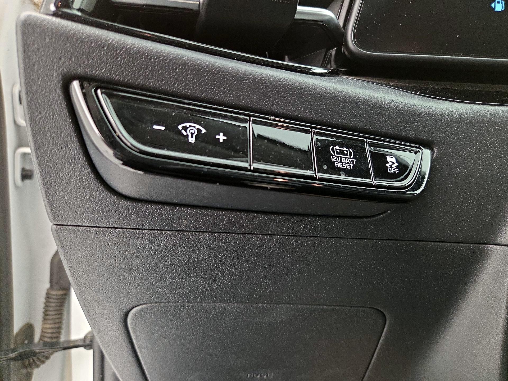 Thumbnail: 2023 Kia Niro - 13