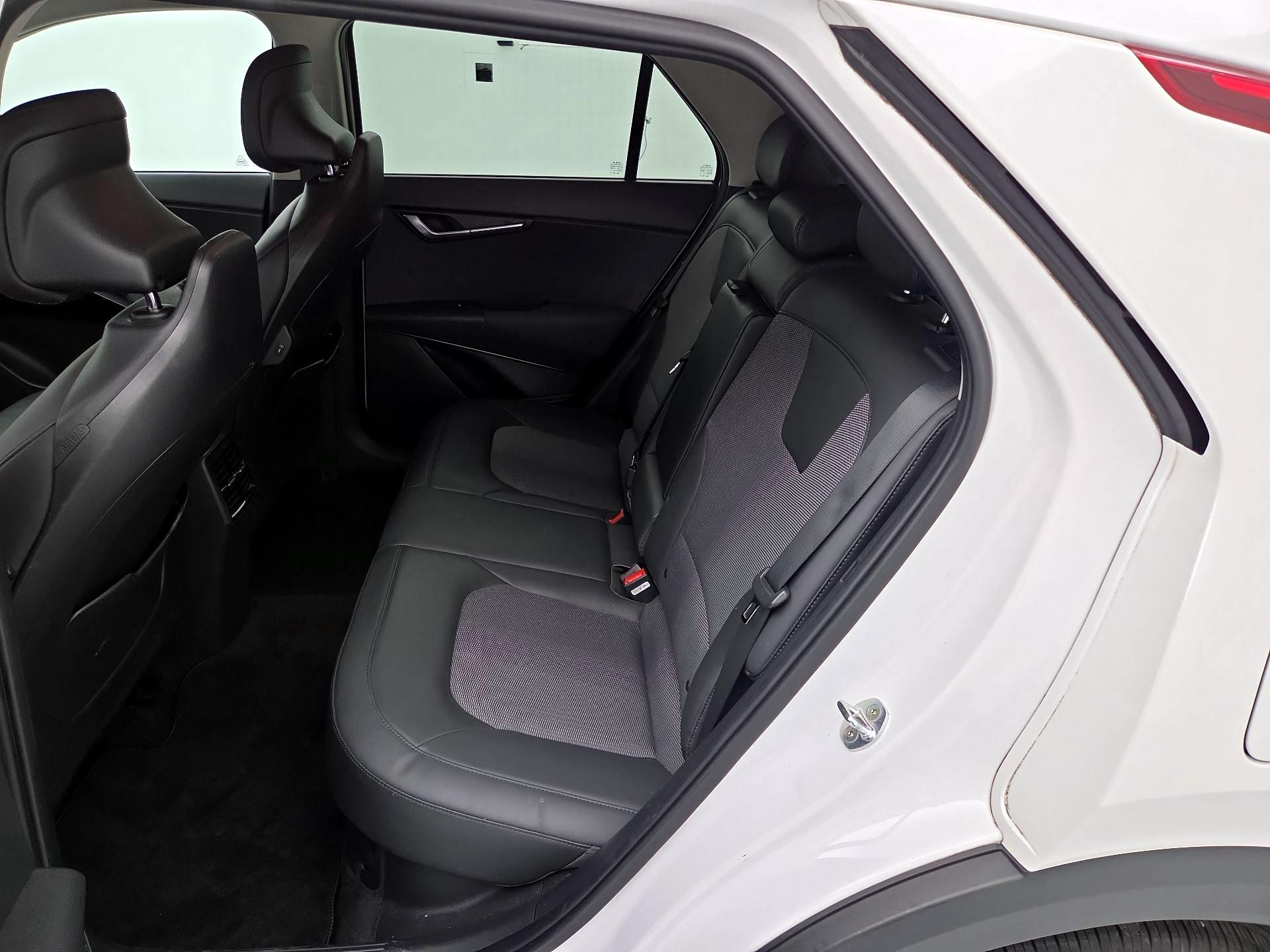 Thumbnail: 2023 Kia Niro - 20