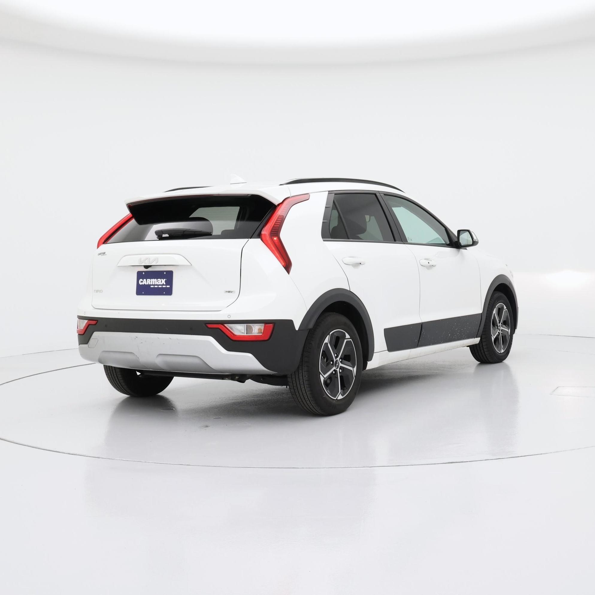 Thumbnail: 2023 Kia Niro - 8