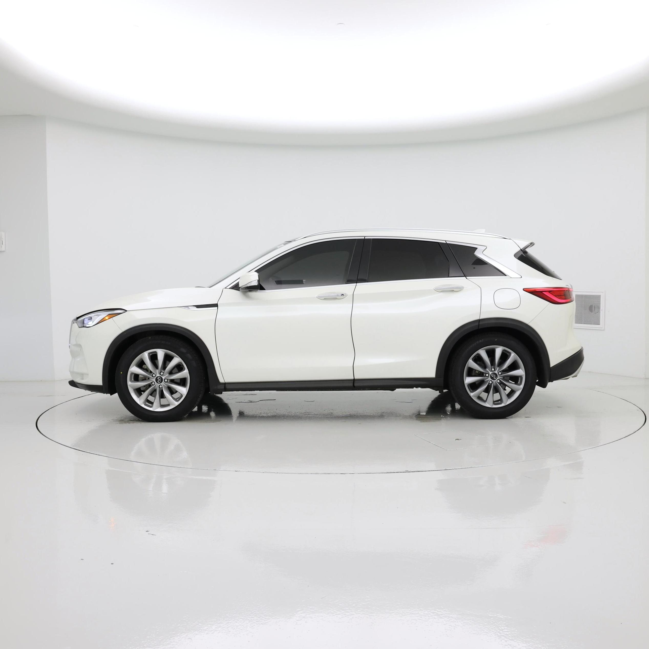 Thumbnail: 2021 INFINITI QX50 - 3