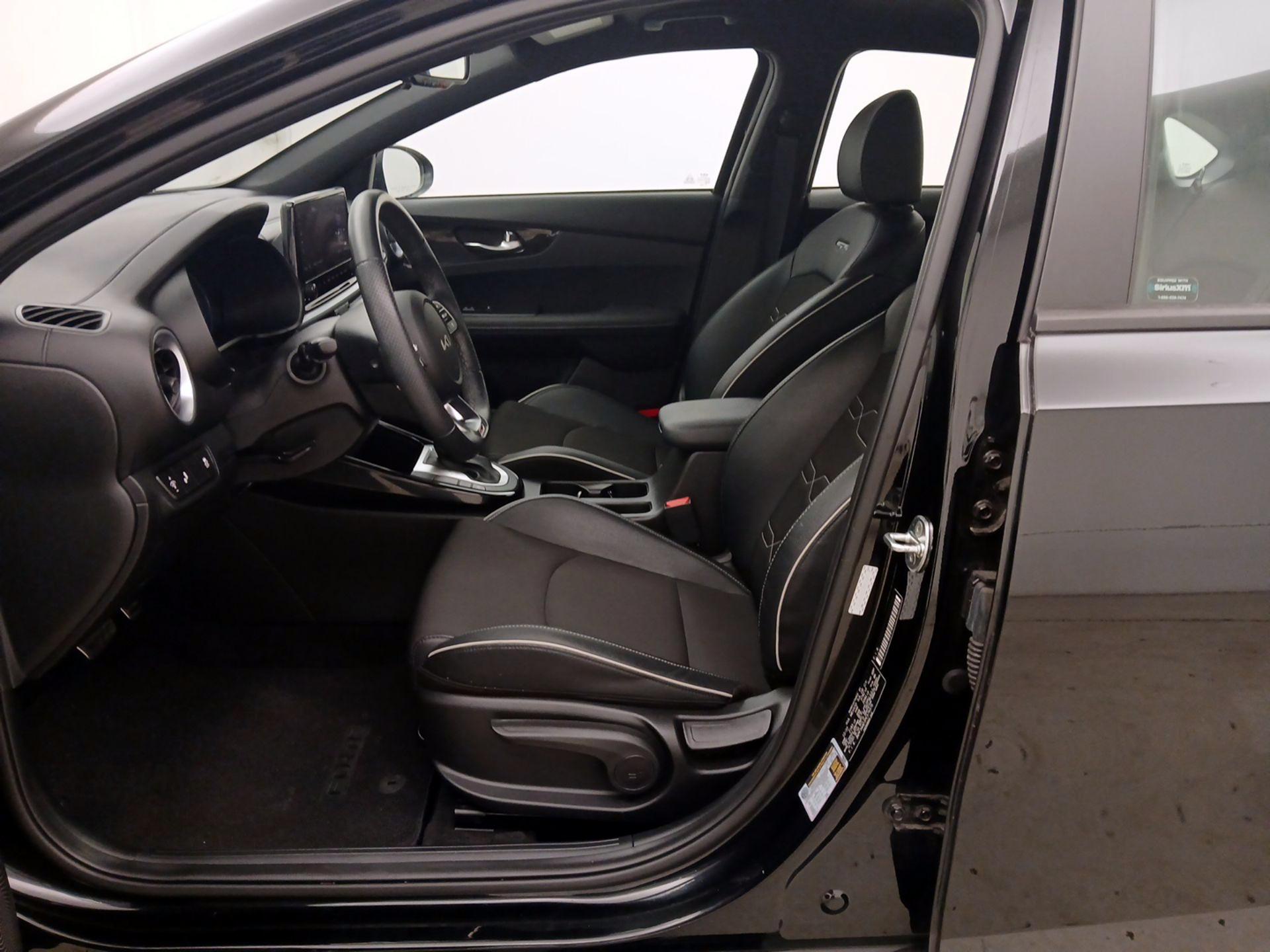 Thumbnail: 2023 Kia Forte - 11