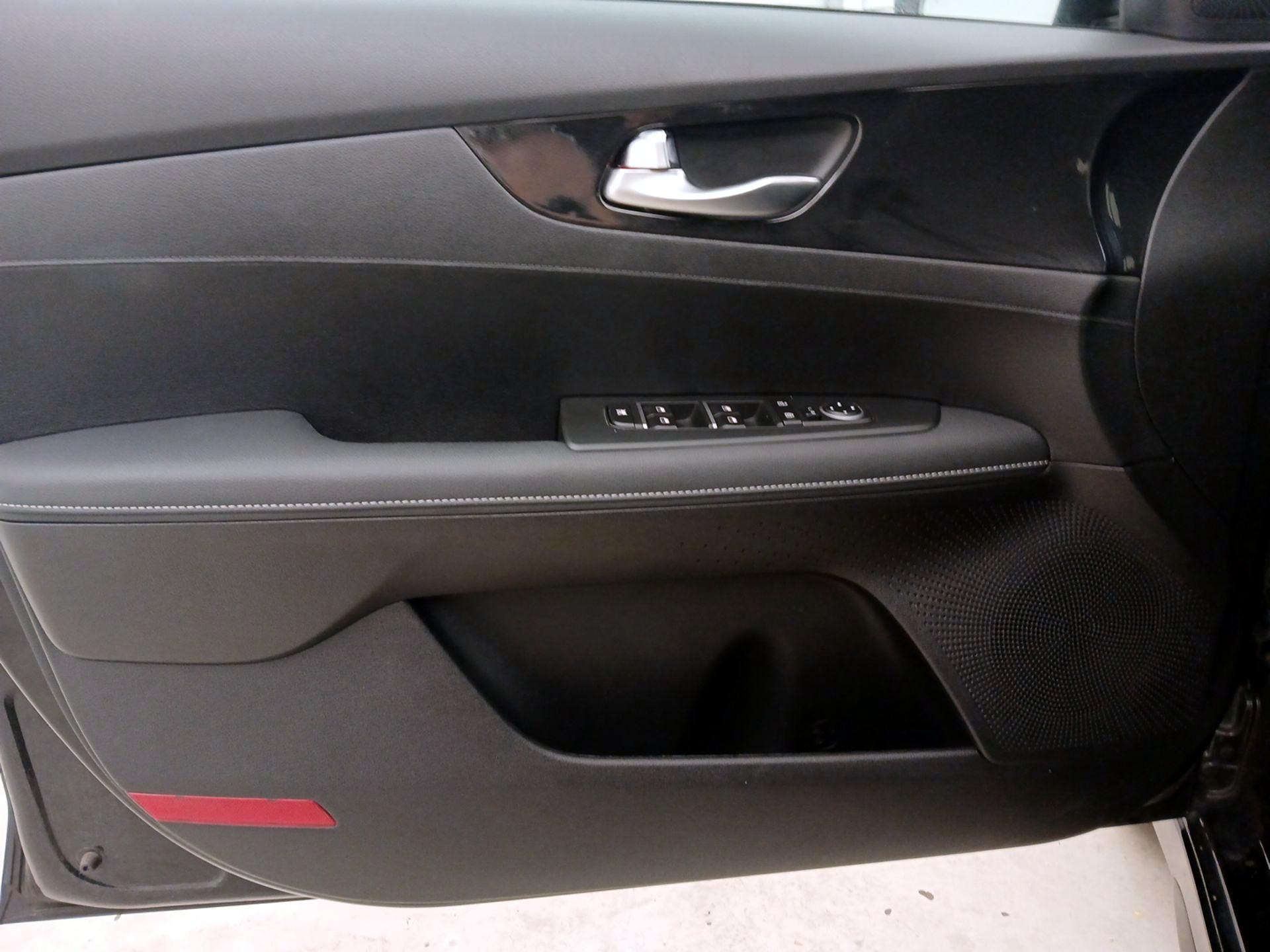 Thumbnail: 2023 Kia Forte - 12