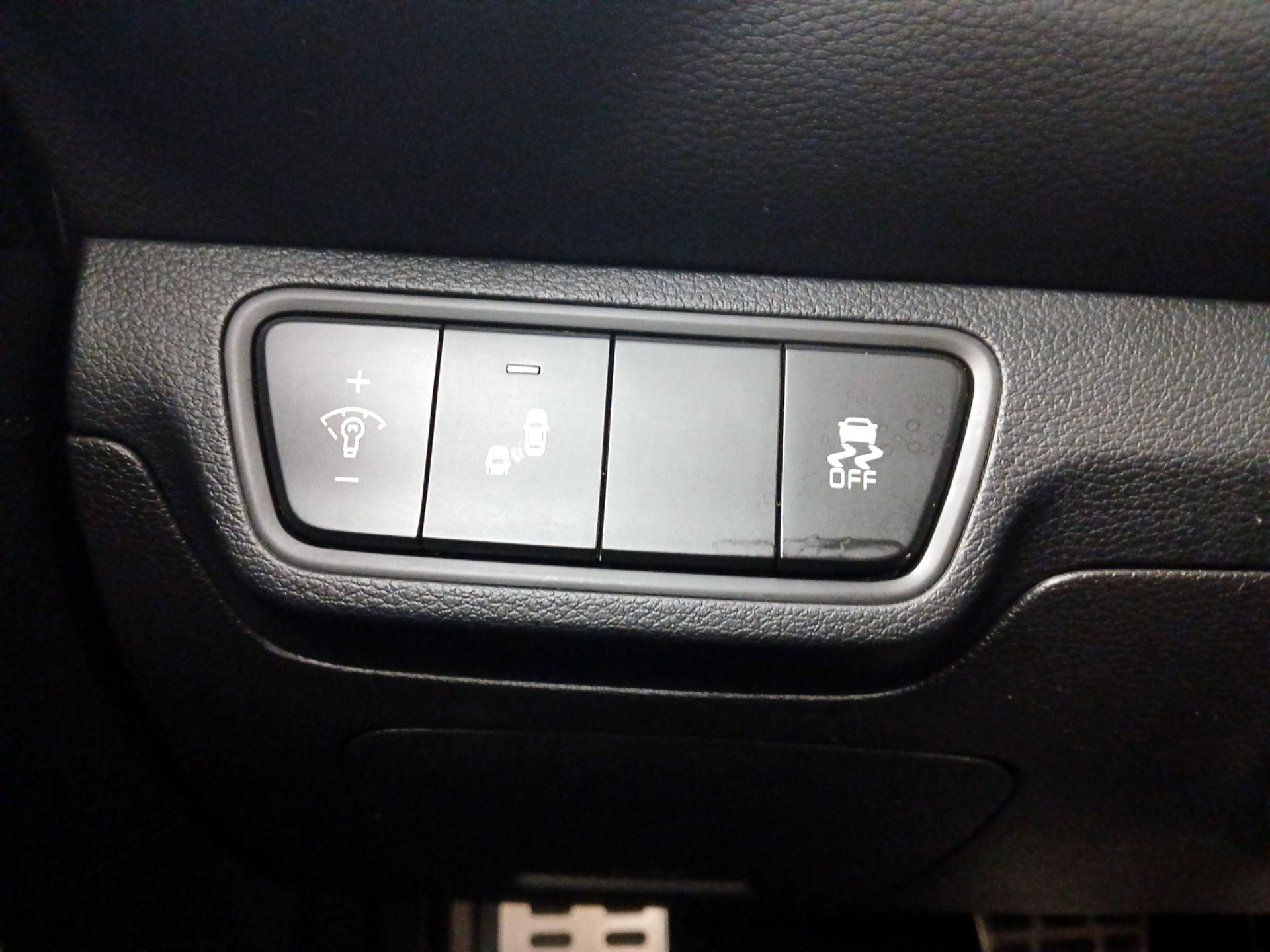 Thumbnail: 2023 Kia Forte - 13