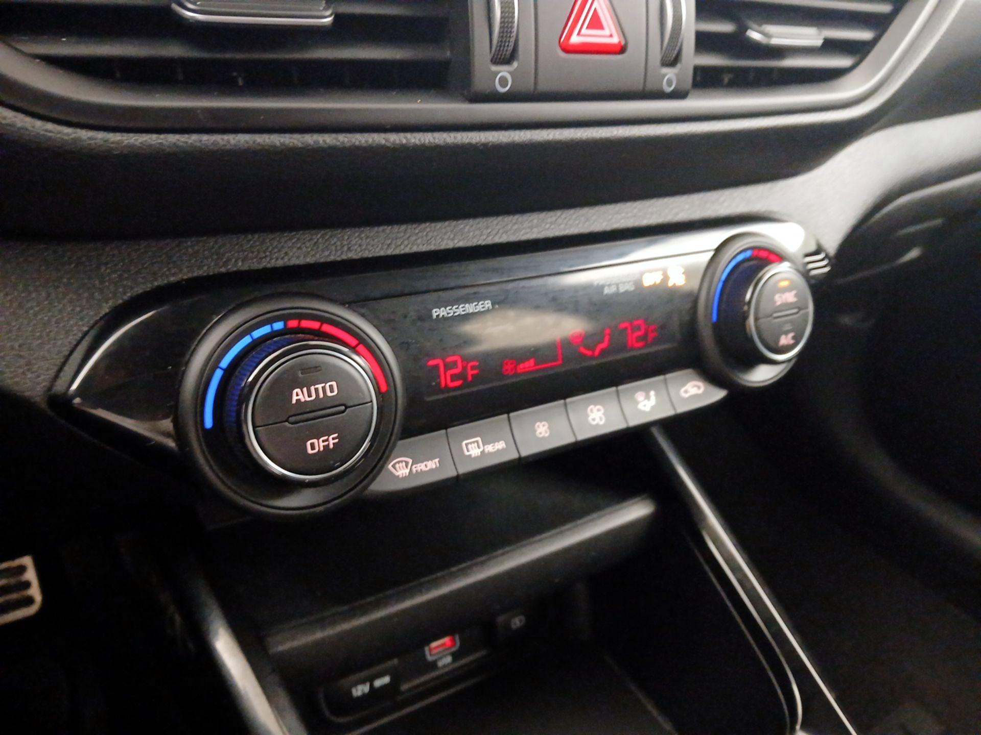 Thumbnail: 2023 Kia Forte - 17